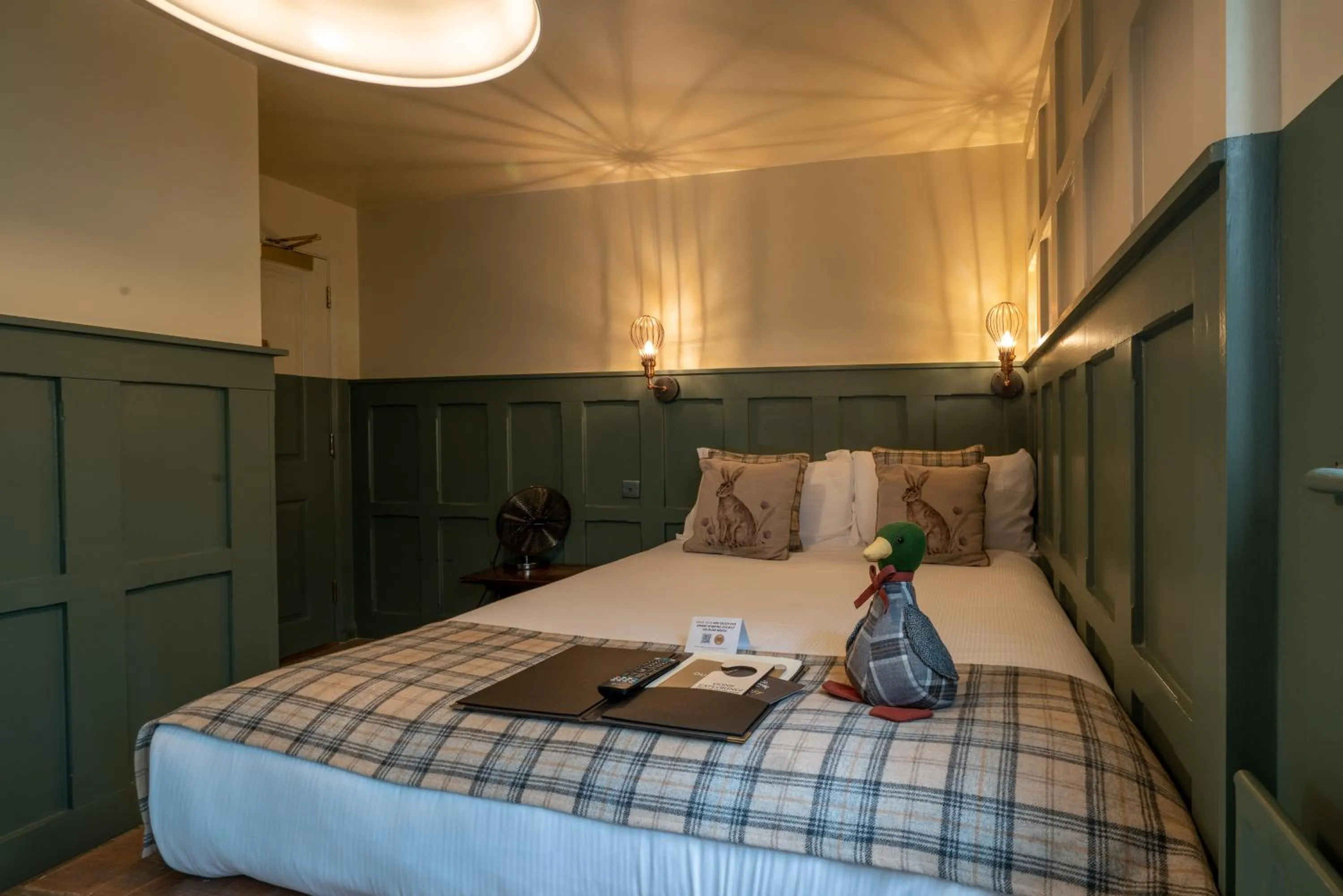 Photo of the whole room, Bed in Bourne Valley Inn