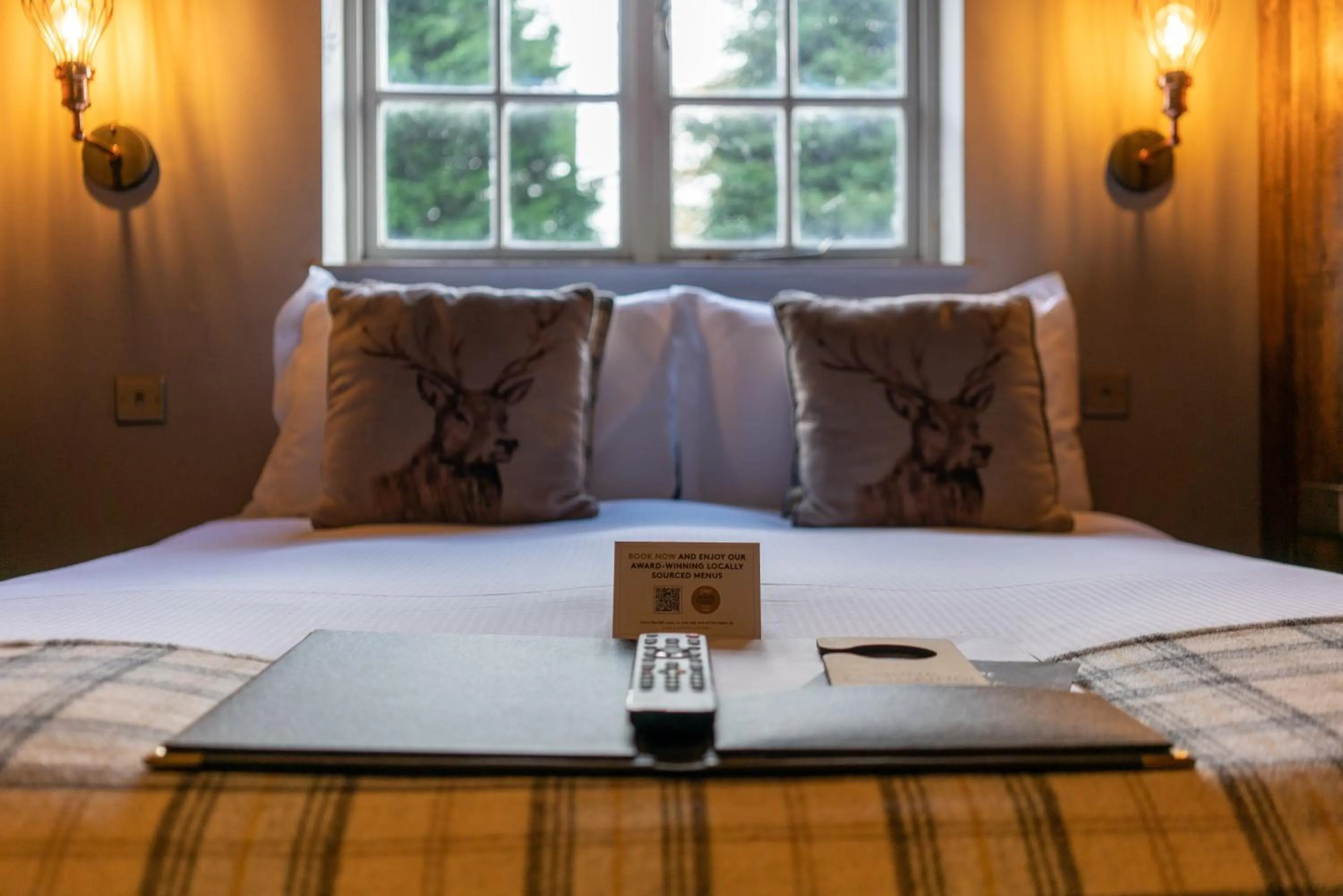 Bedroom, Bed in Bourne Valley Inn