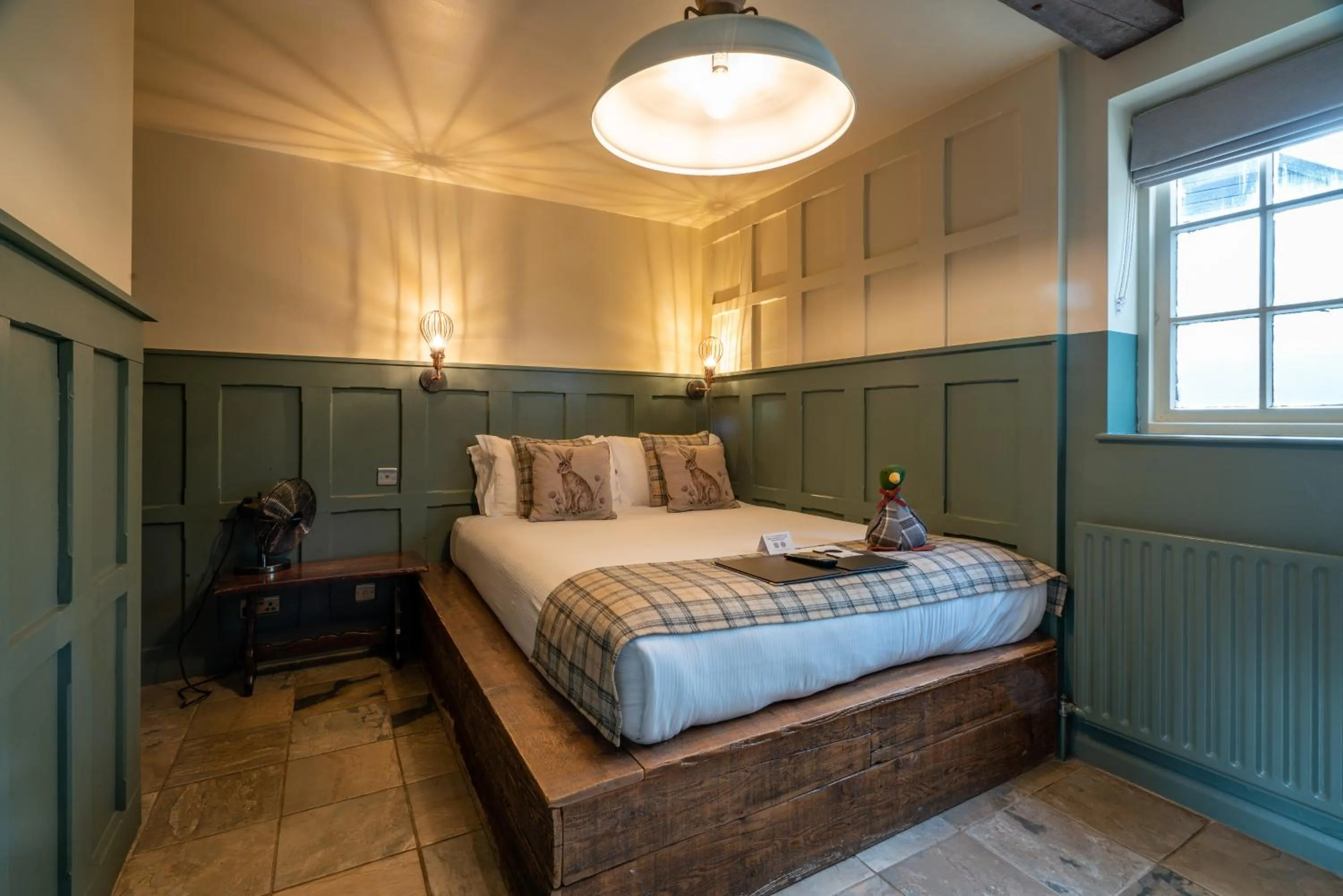 Photo of the whole room, Bed in Bourne Valley Inn