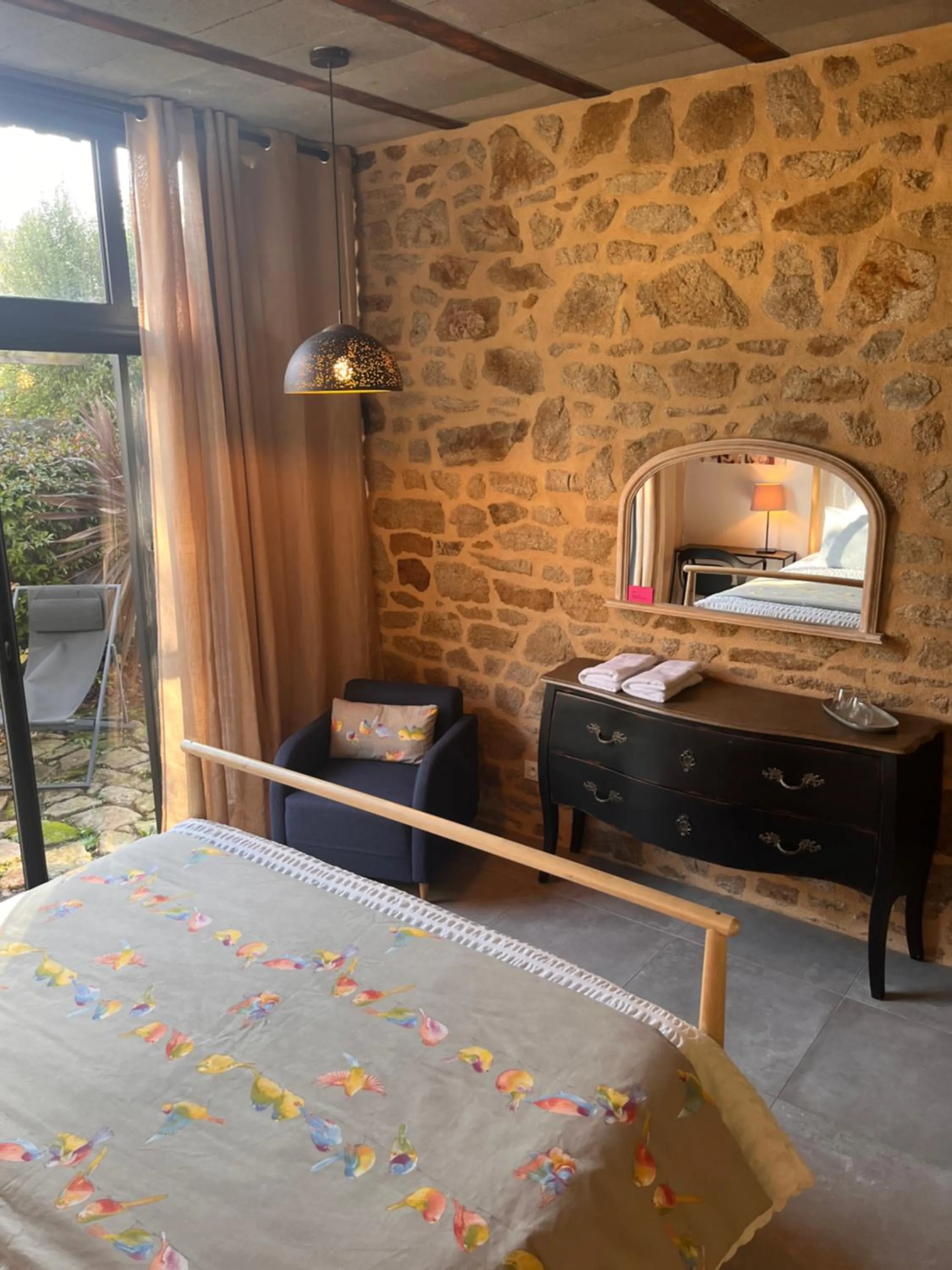 Patio, Bed in La Sellerie