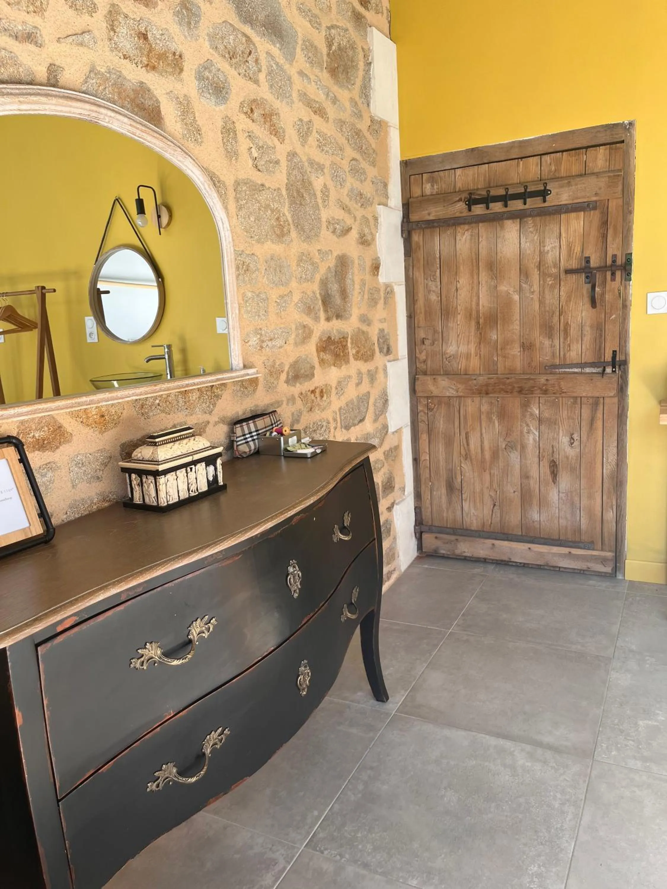 Decorative detail in La Sellerie