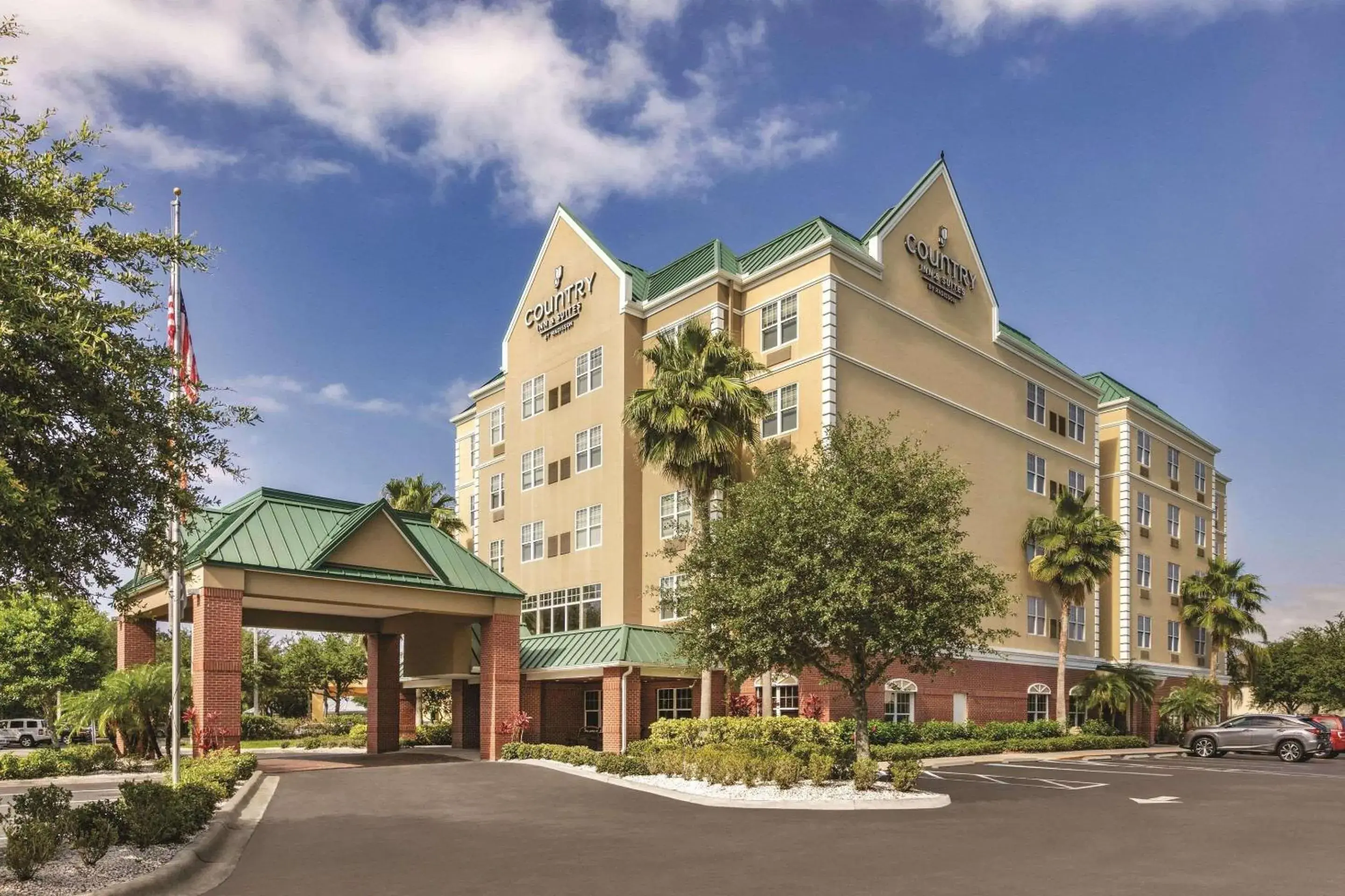 Property building in Country Inn & Suites by Radisson, Tampa-Brandon, FL Property building in Country Inn & Suites by Radisson, Tampa-Brandon, FL