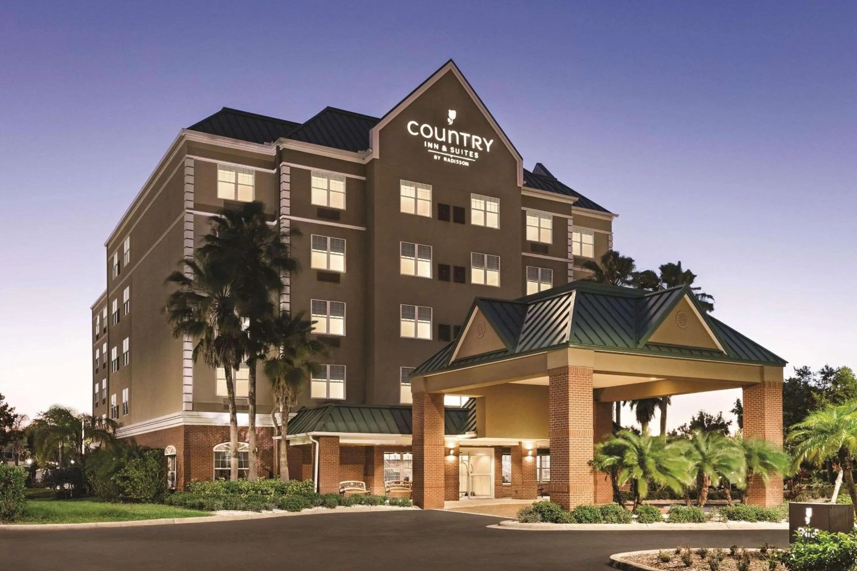 Property building in Country Inn & Suites by Radisson, Tampa-Brandon, FL