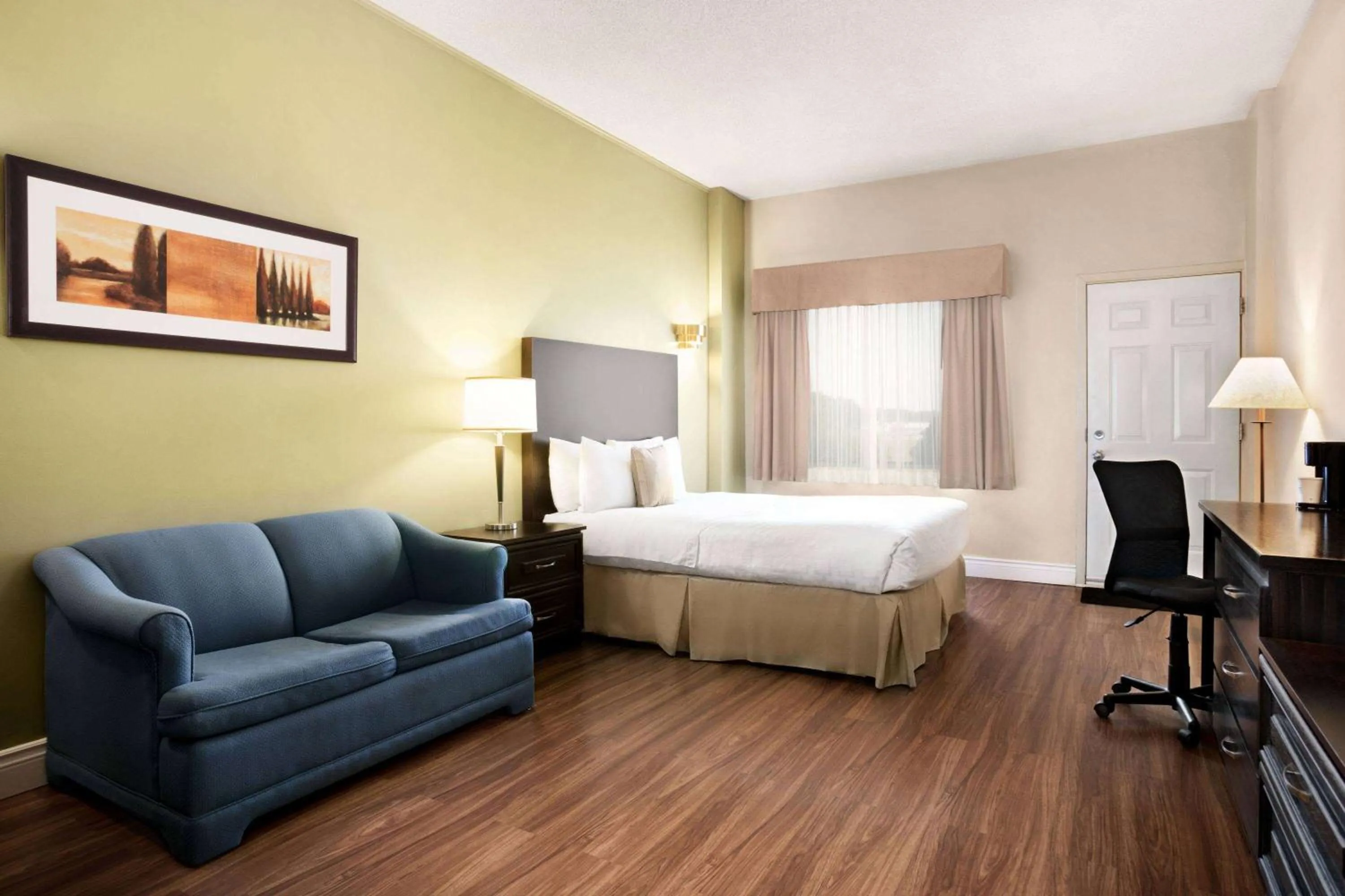 Photo of the whole room, Bed in Days Inn by Wyndham Ste. Helene-de-Bagot
