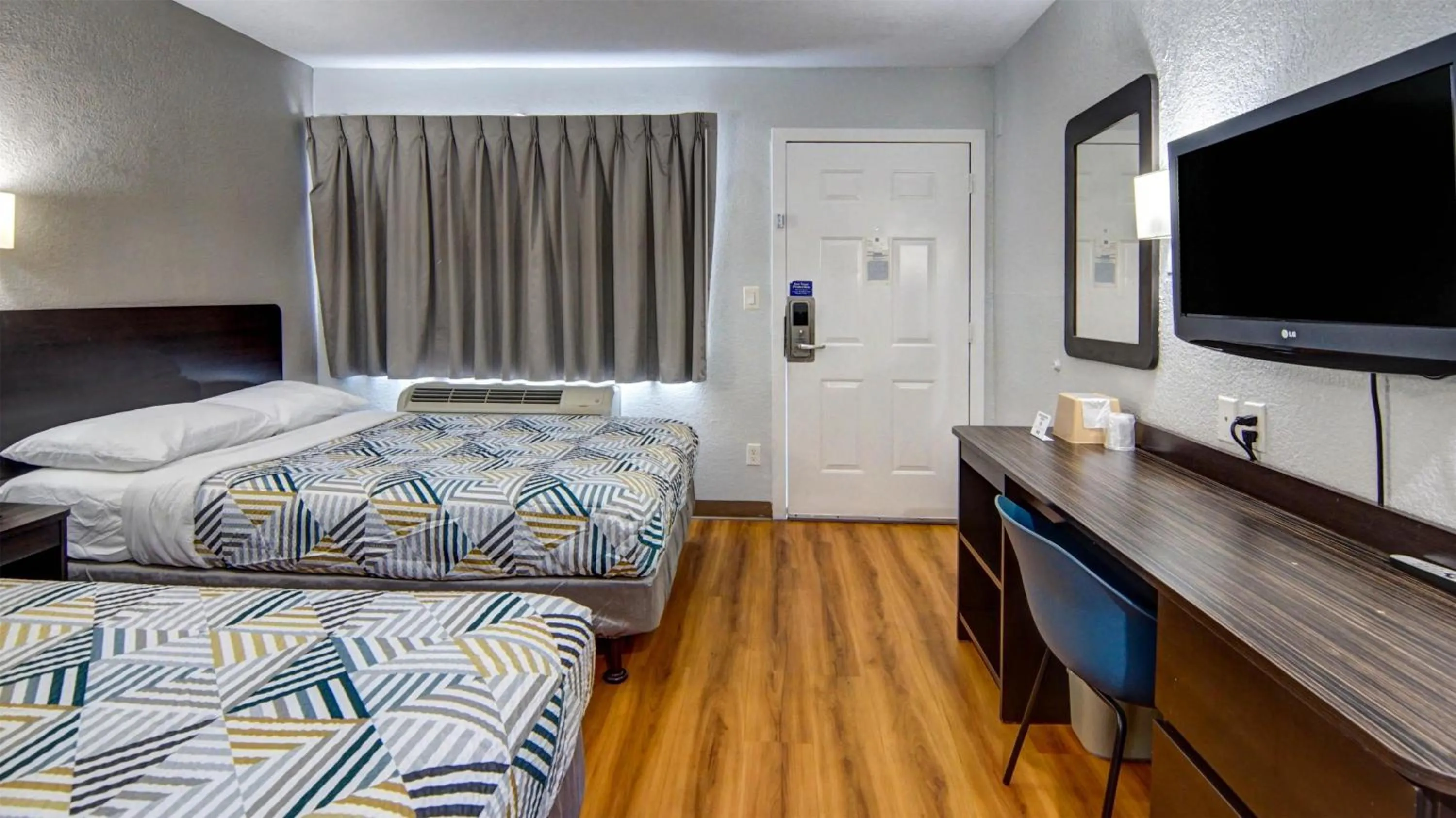 Bedroom, Bed in Motel 6-Longview, TX