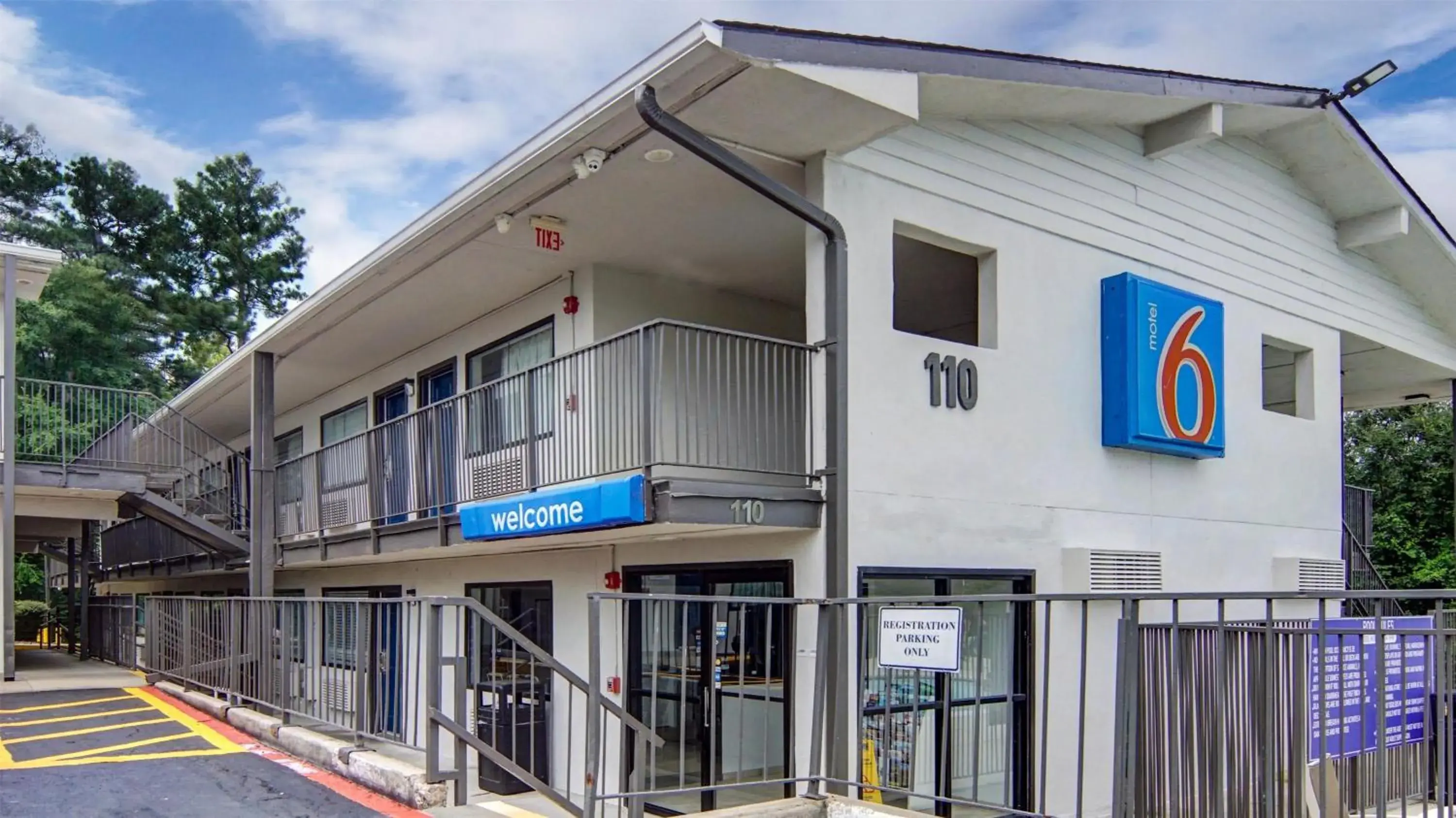 Property building in Motel 6-Longview, TX Property building in Motel 6-Longview, TX