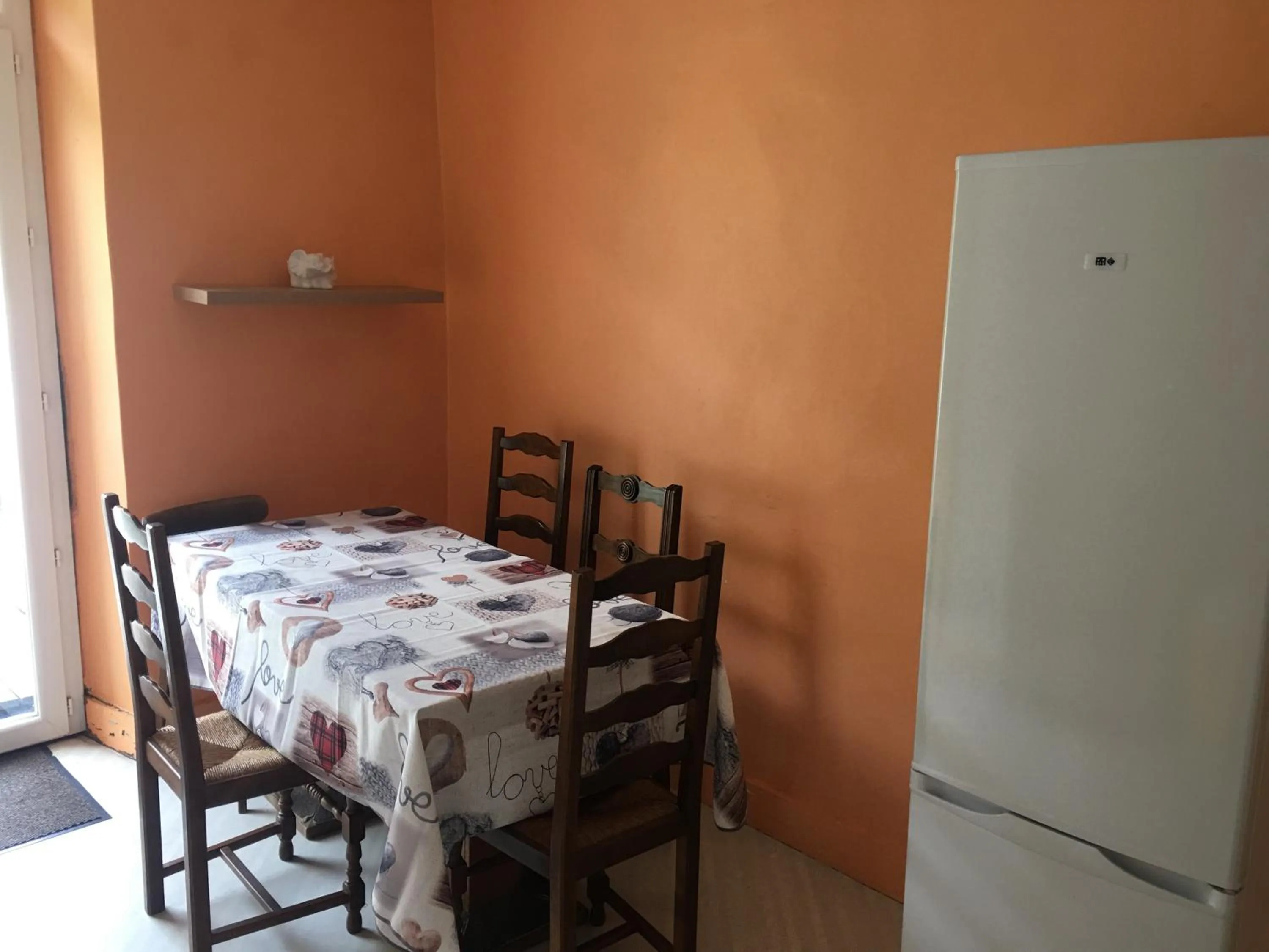 Dining area in Joly Saint Sauveur