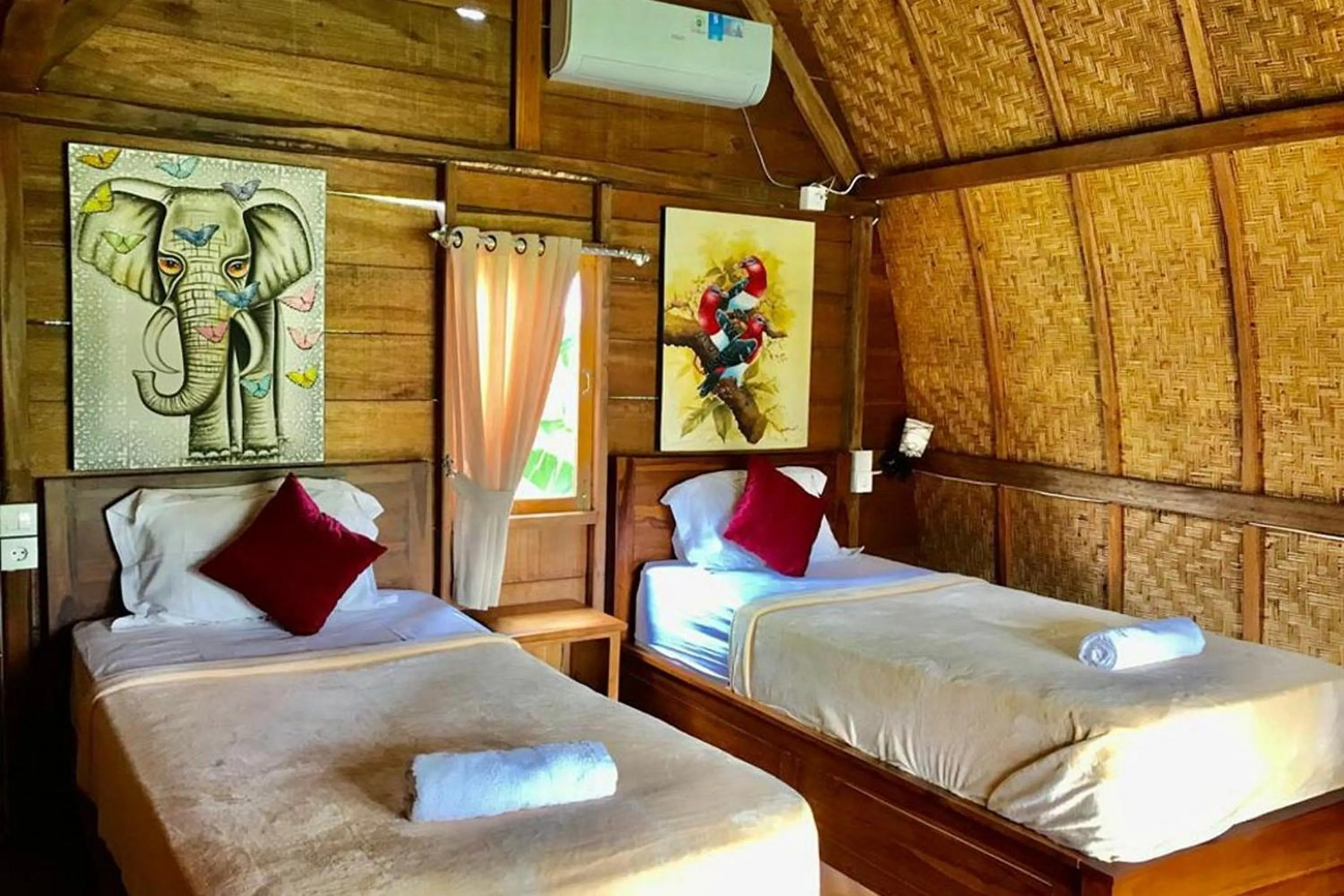 Photo of the whole room, Bed in Kubu Sental Cottage