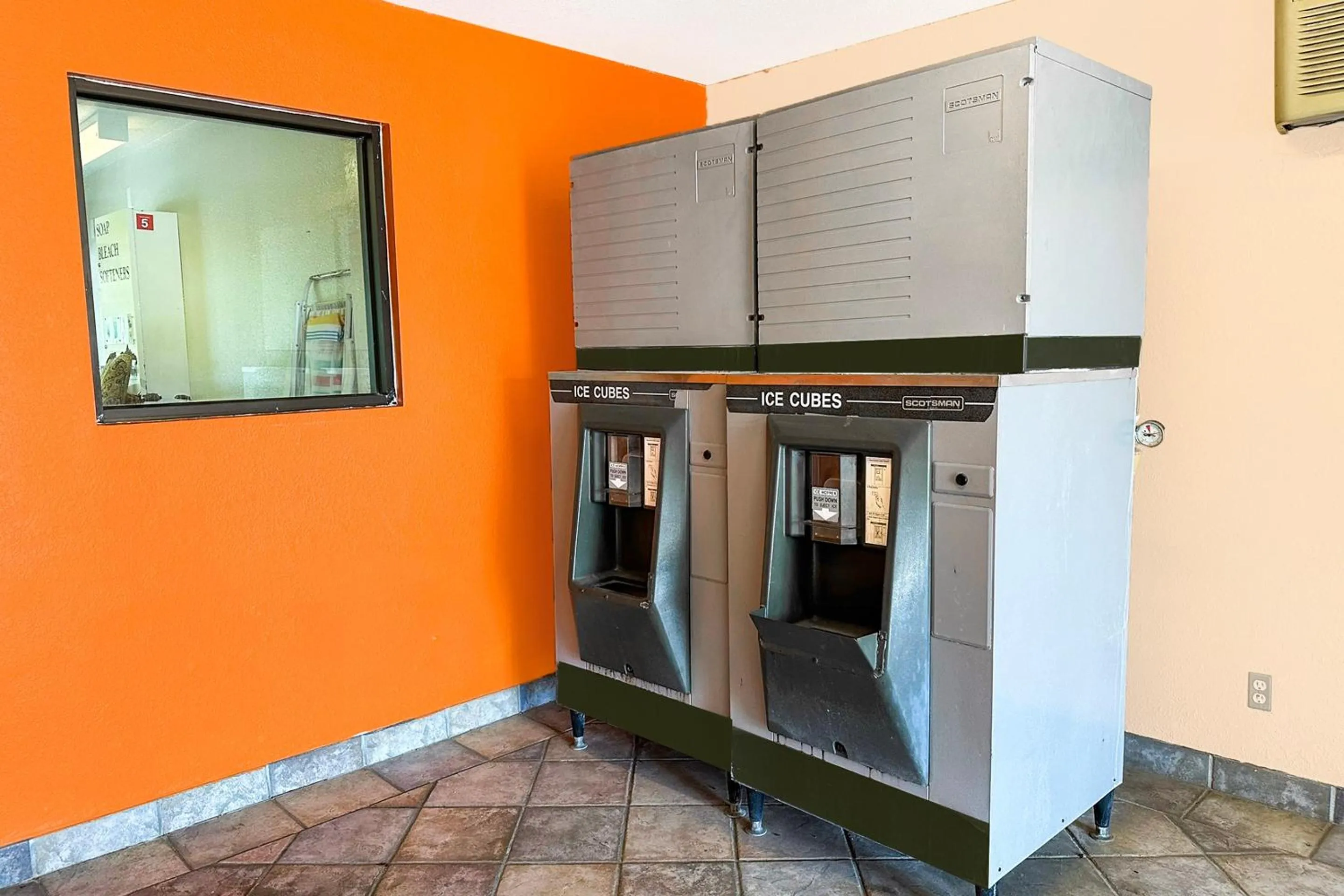 Lobby or reception in Luxury Inn By OYO Albany