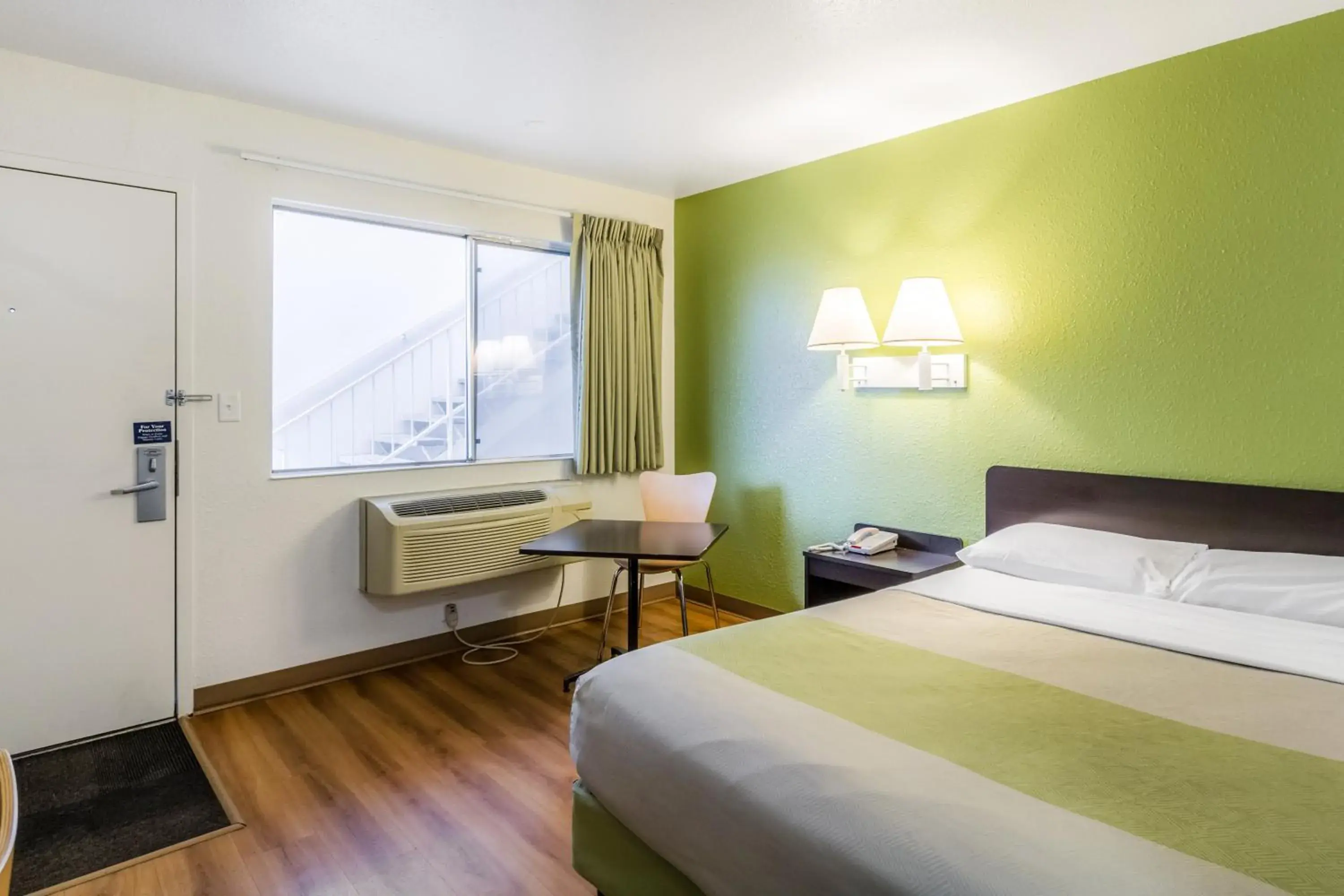 Bedroom, Bed in Motel 6-Green Bay, WI Bedroom, Bed in Motel 6-Green Bay, WI