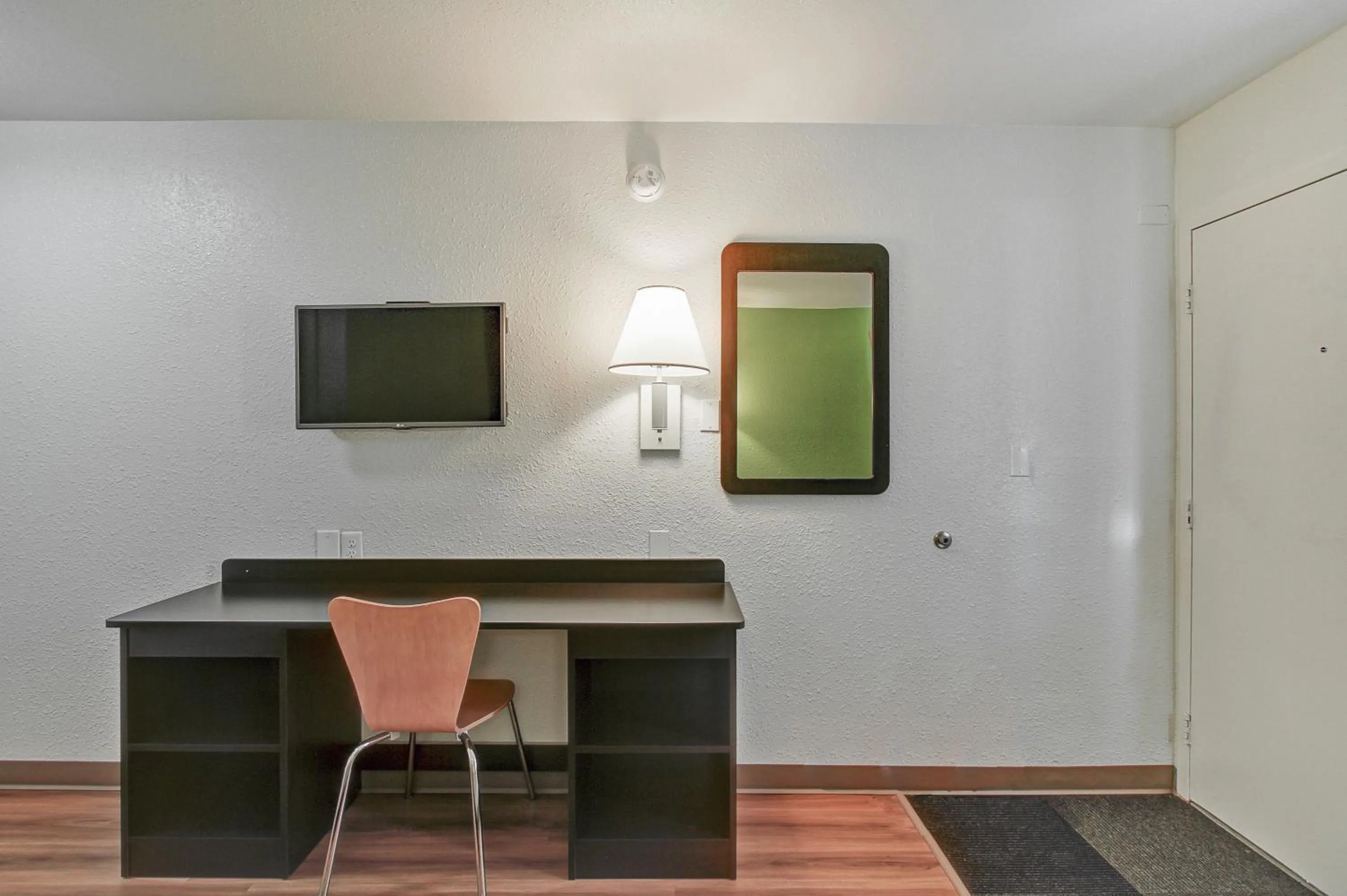 Bedroom in Motel 6-Green Bay, WI