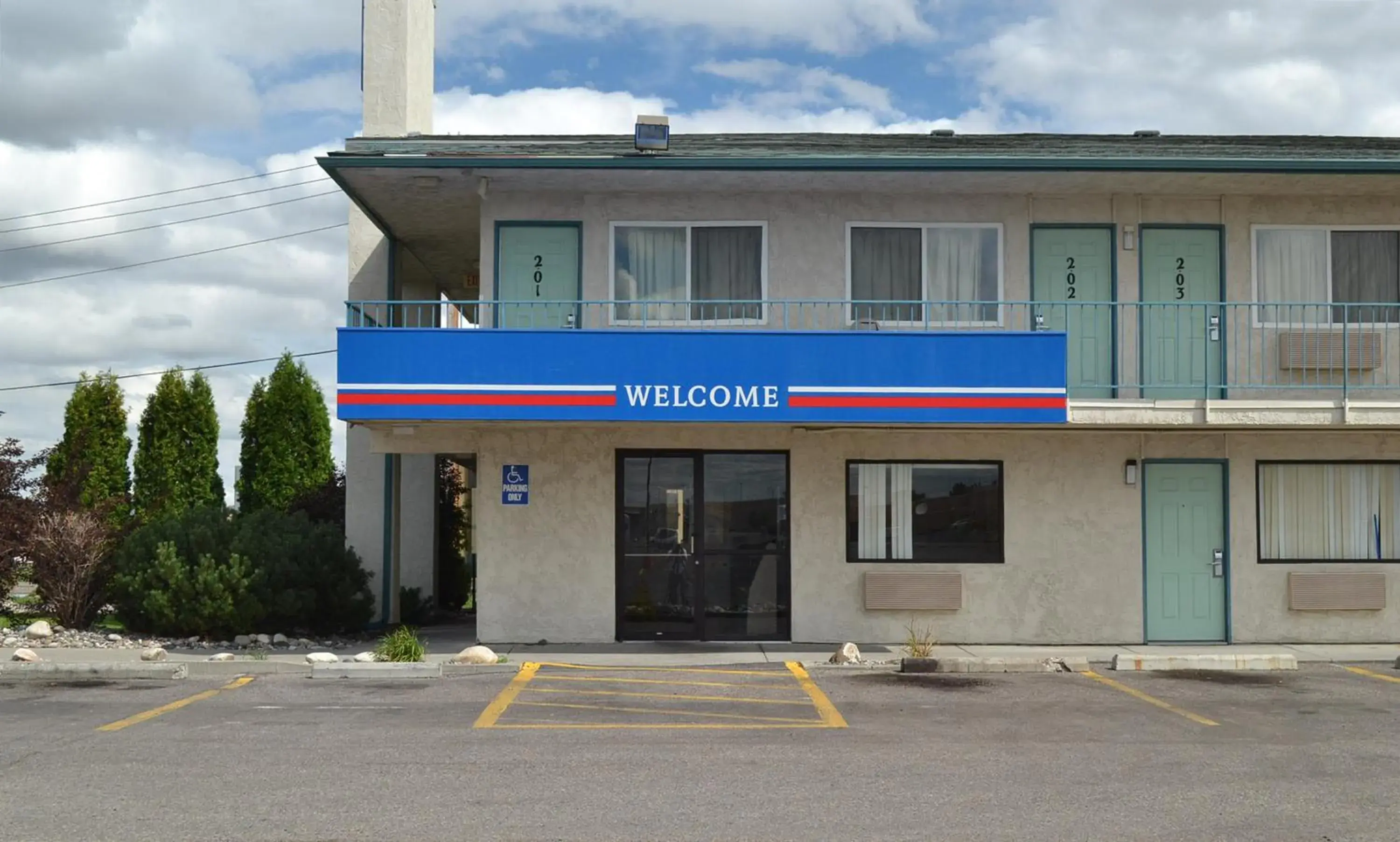 Facade/entrance in Motel 6-Billings, MT - South Facade/entrance in Motel 6-Billings, MT - South