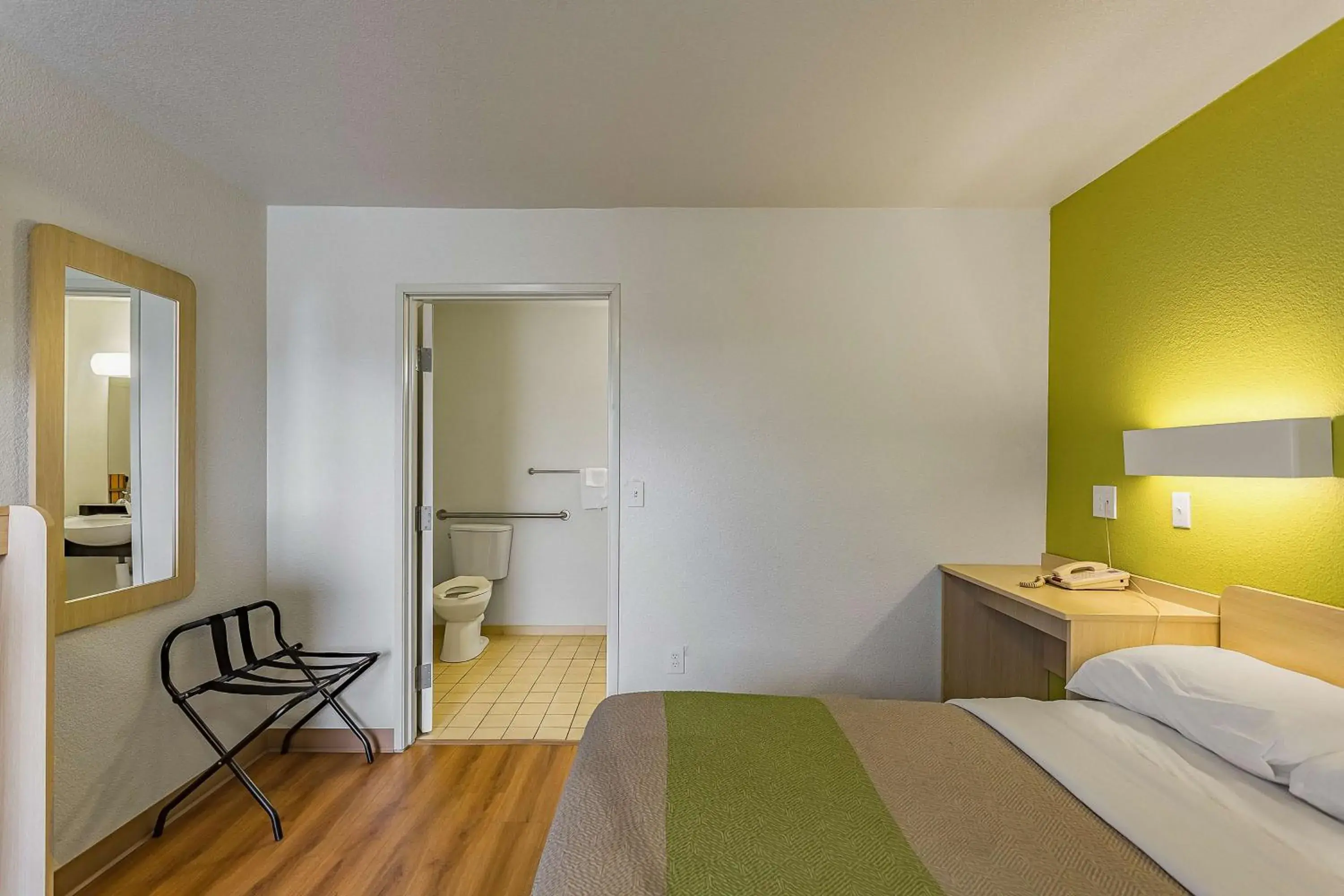 Photo of the whole room, Bed in Motel 6-Billings, MT - South Photo of the whole room, Bed in Motel 6-Billings, MT - South