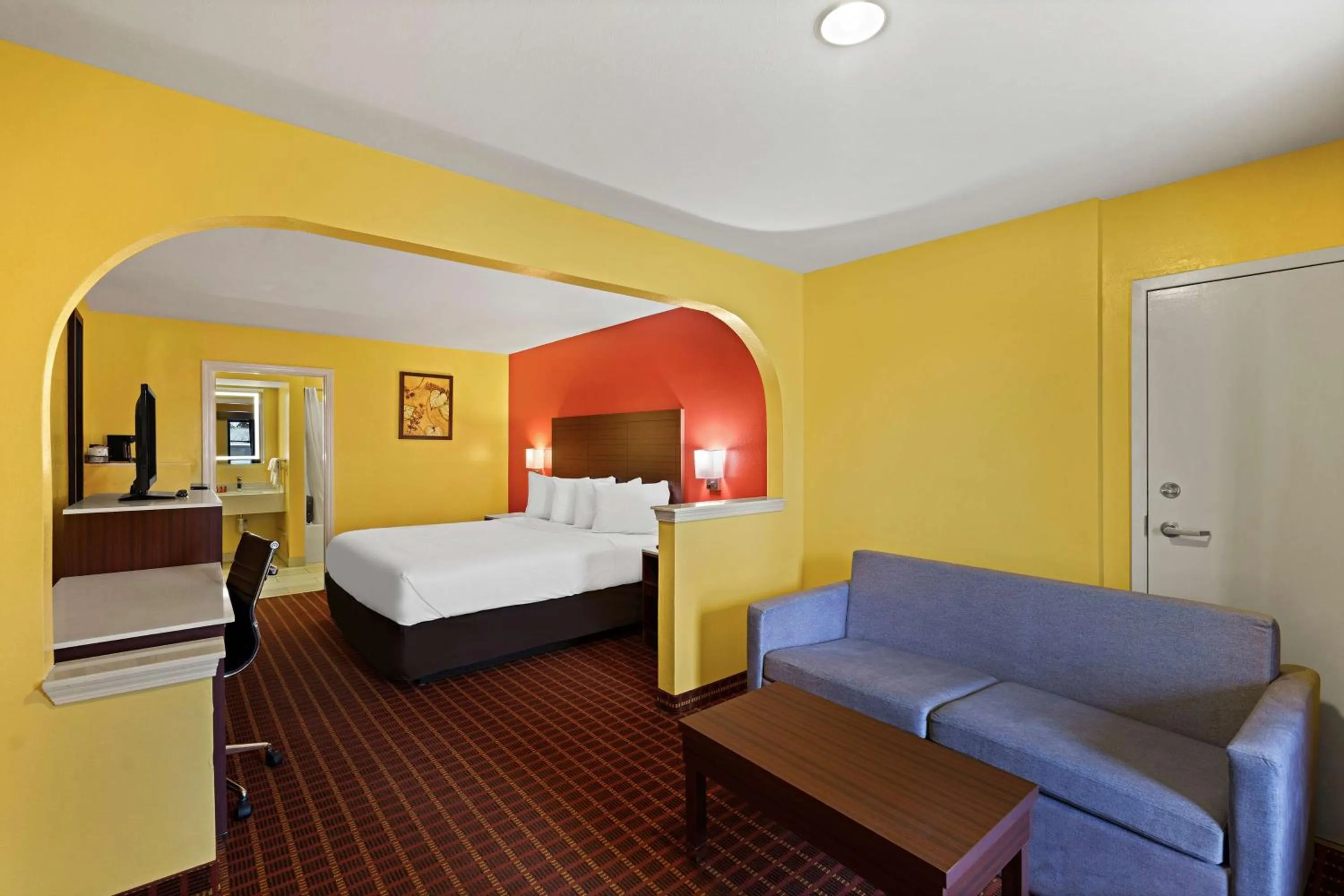 Bedroom, Bed in SureStay by Best Western Gulfport