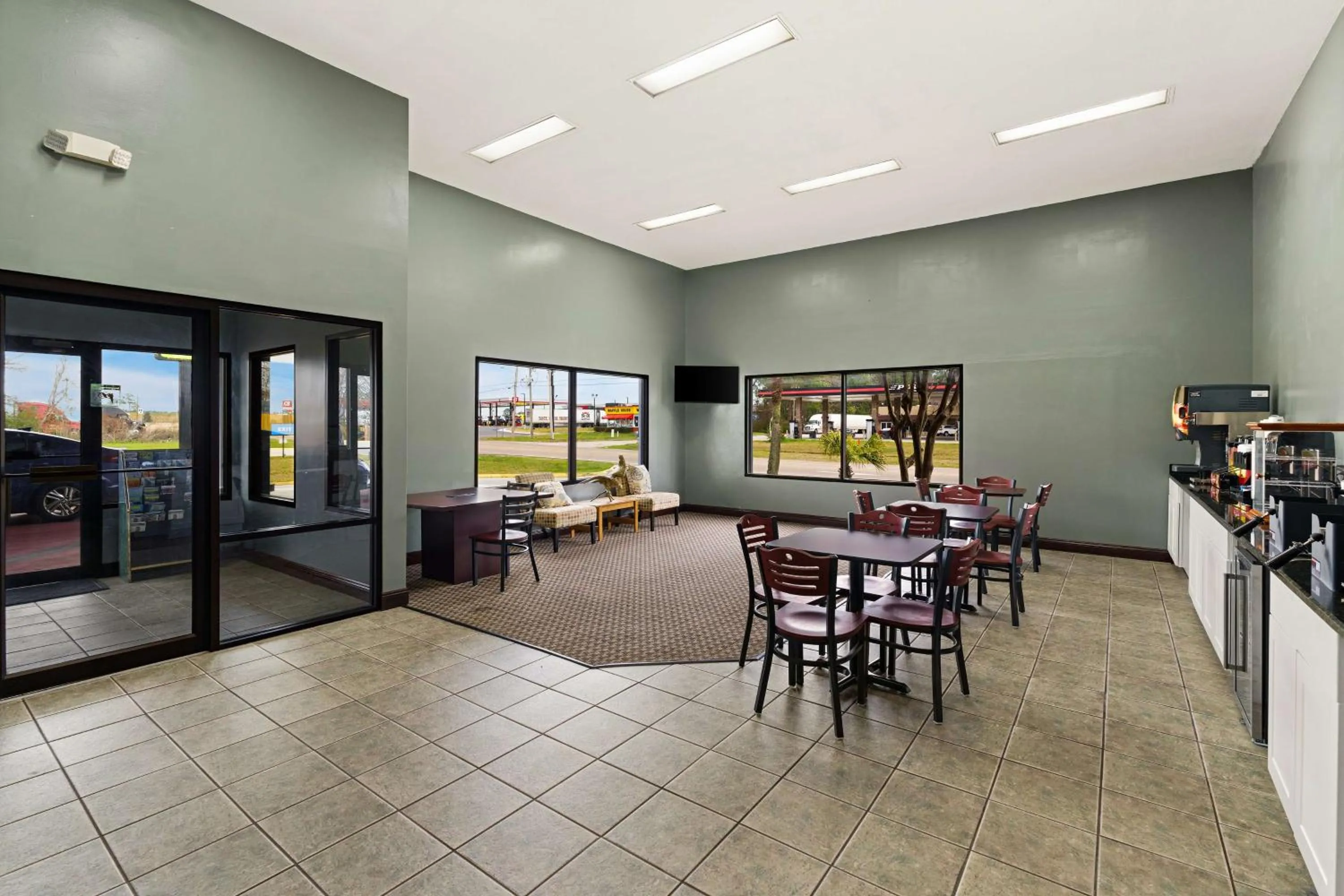 Lobby or reception in SureStay by Best Western Gulfport