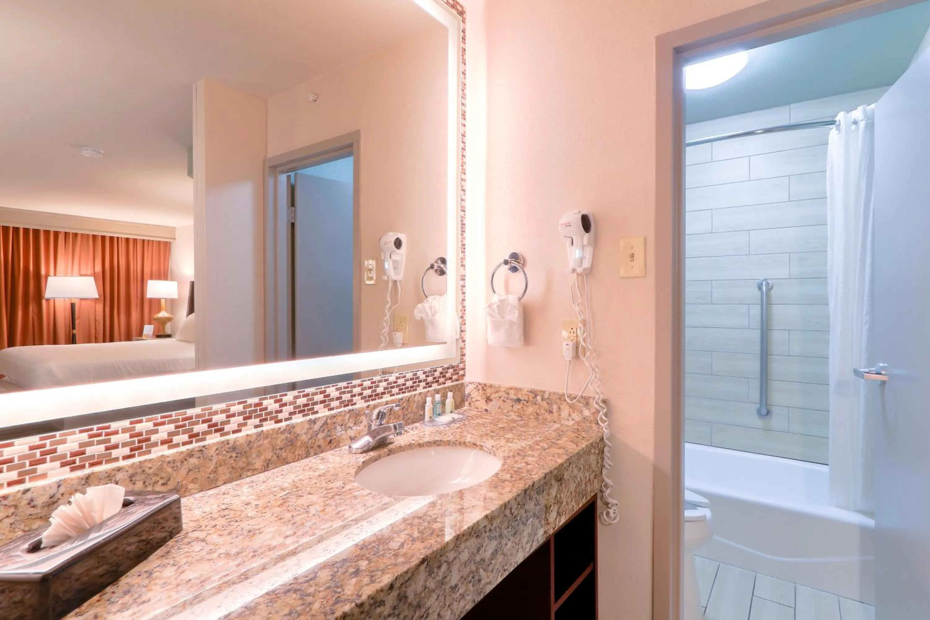 Shower in Quality Inn Near the Island Pigeon Forge