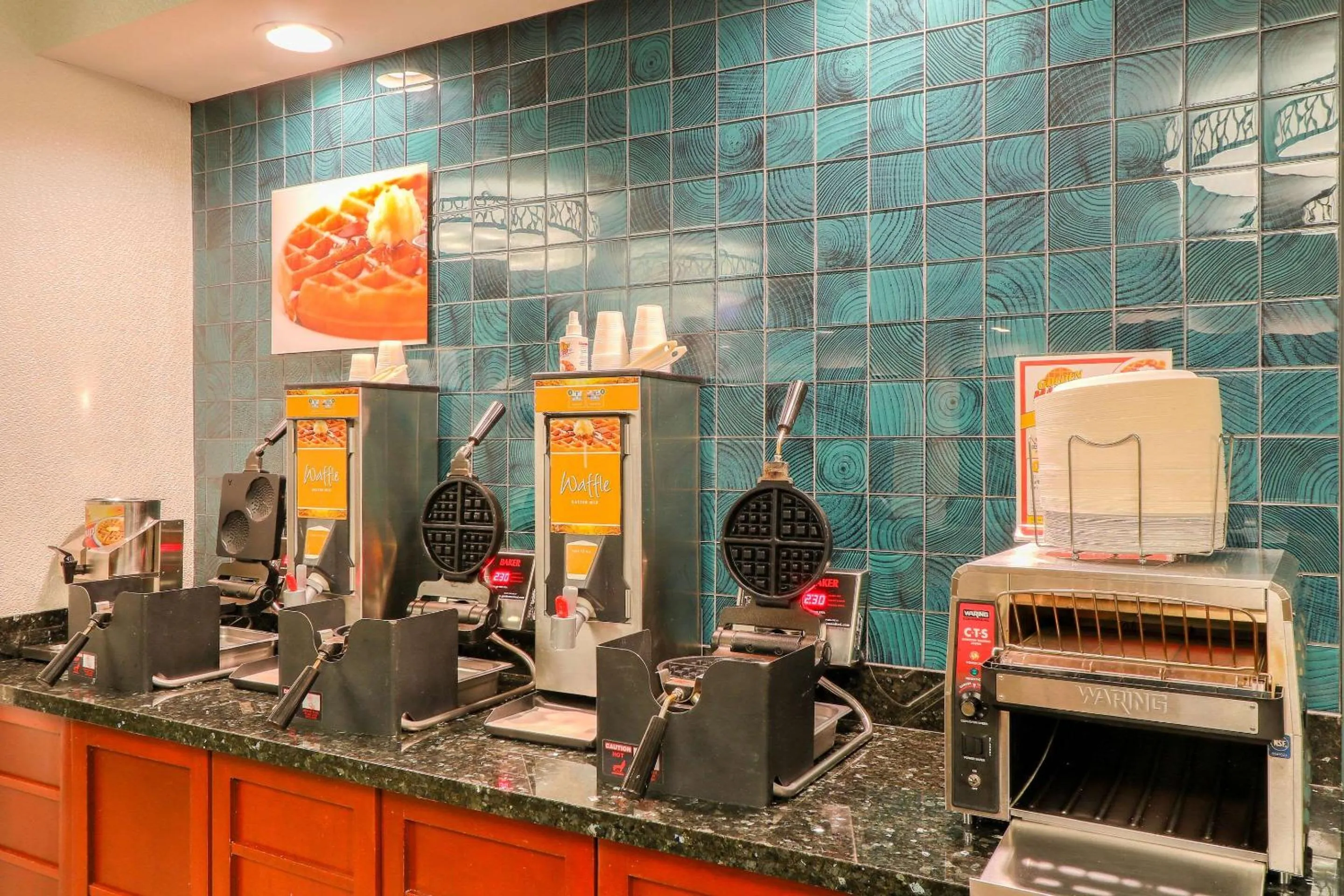 Breakfast in Quality Inn Near the Island Pigeon Forge