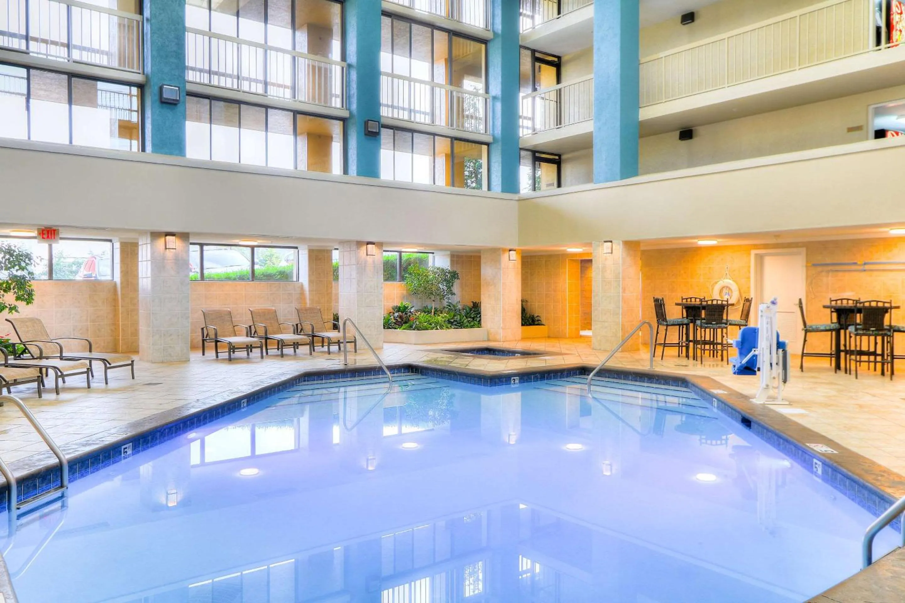 Swimming pool in Quality Inn Near the Island Pigeon Forge