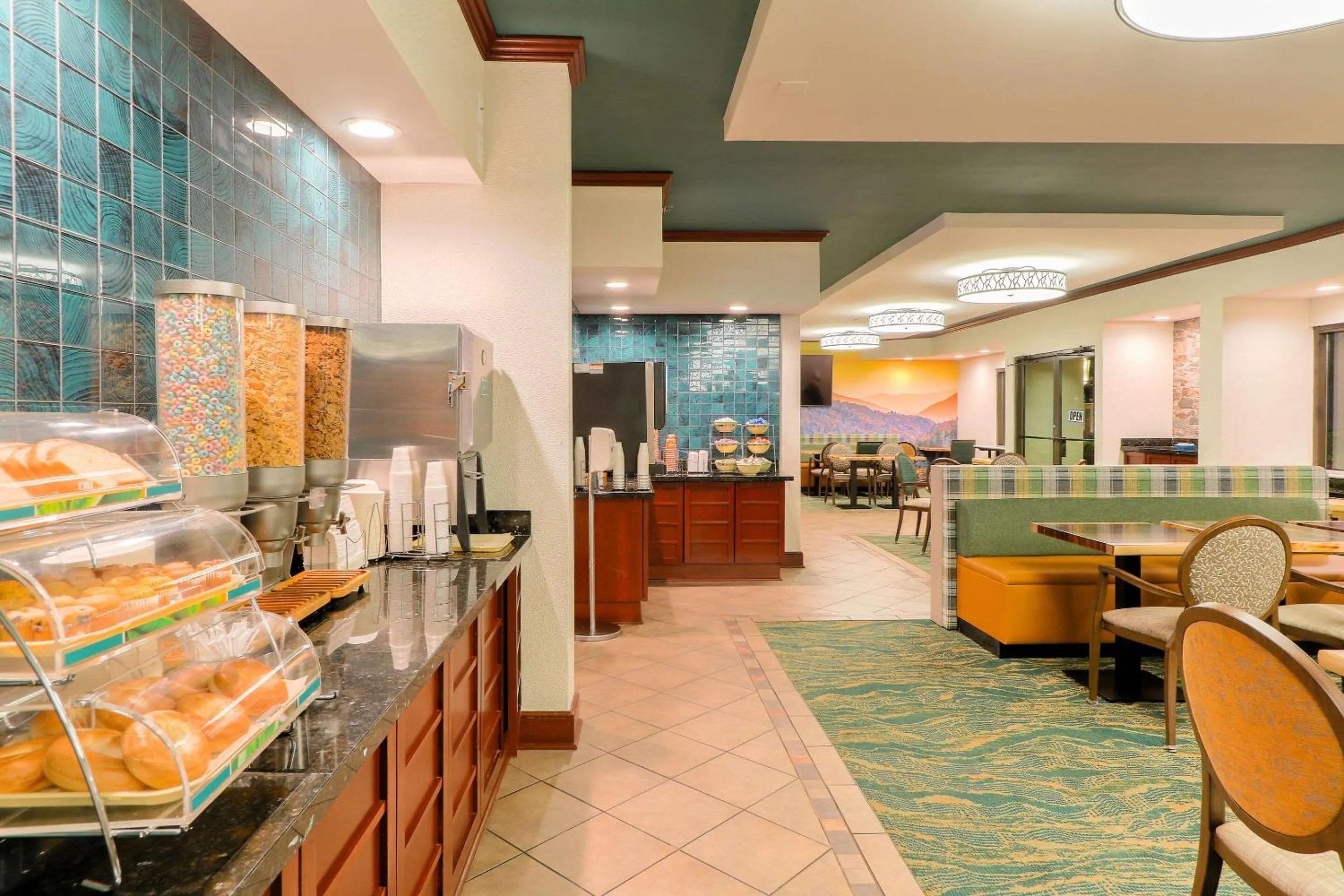 Breakfast in Quality Inn Near the Island Pigeon Forge