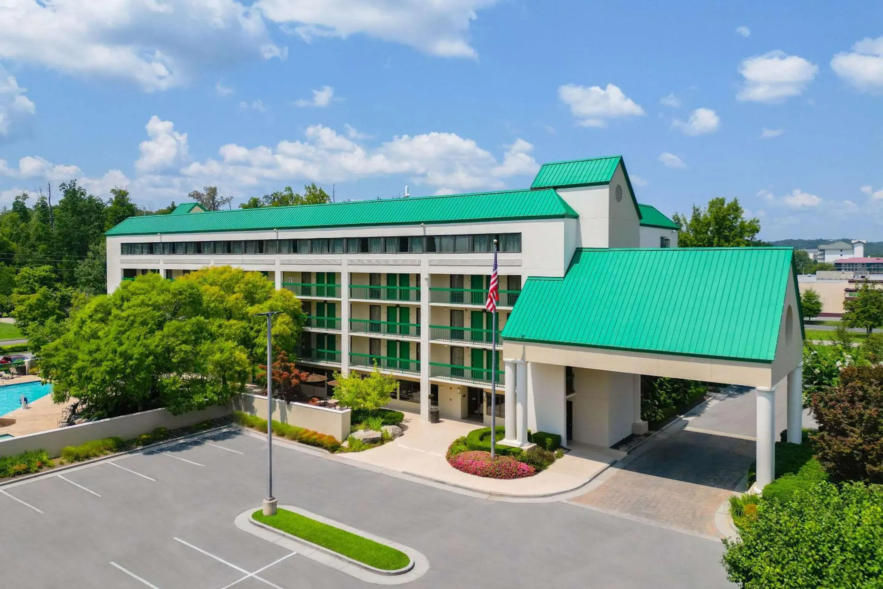 Property building in Quality Inn Near the Island Pigeon Forge Property building in Quality Inn Near the Island Pigeon Forge