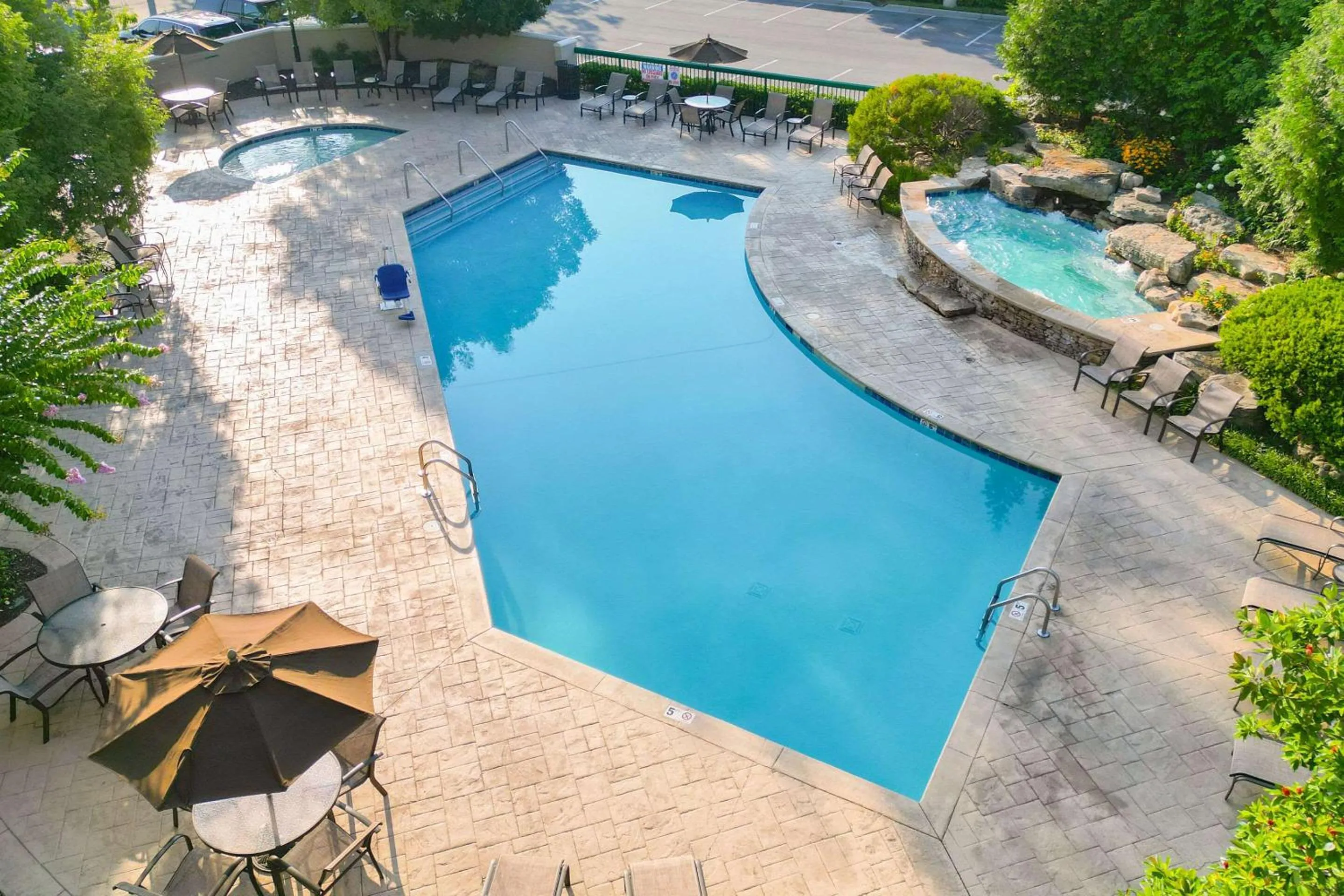 Swimming pool in Quality Inn Near the Island Pigeon Forge