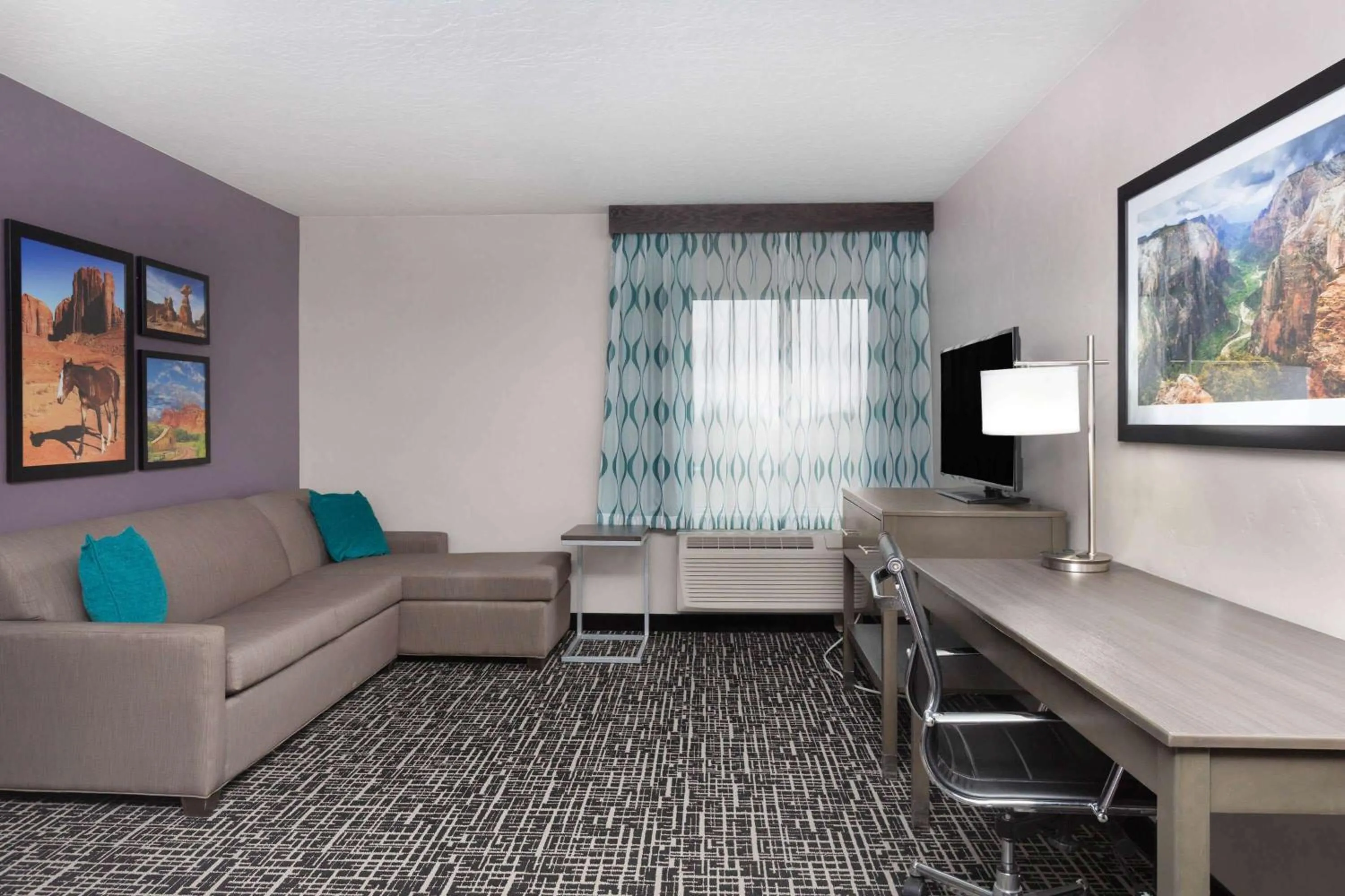 Photo of the whole room in La Quinta by Wyndham Kanab