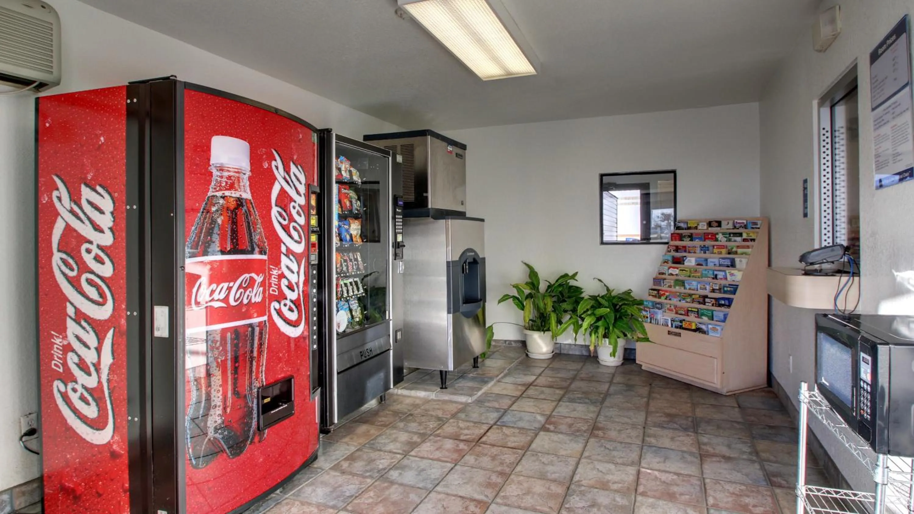 Drinks in Motel 6-Owensboro, KY