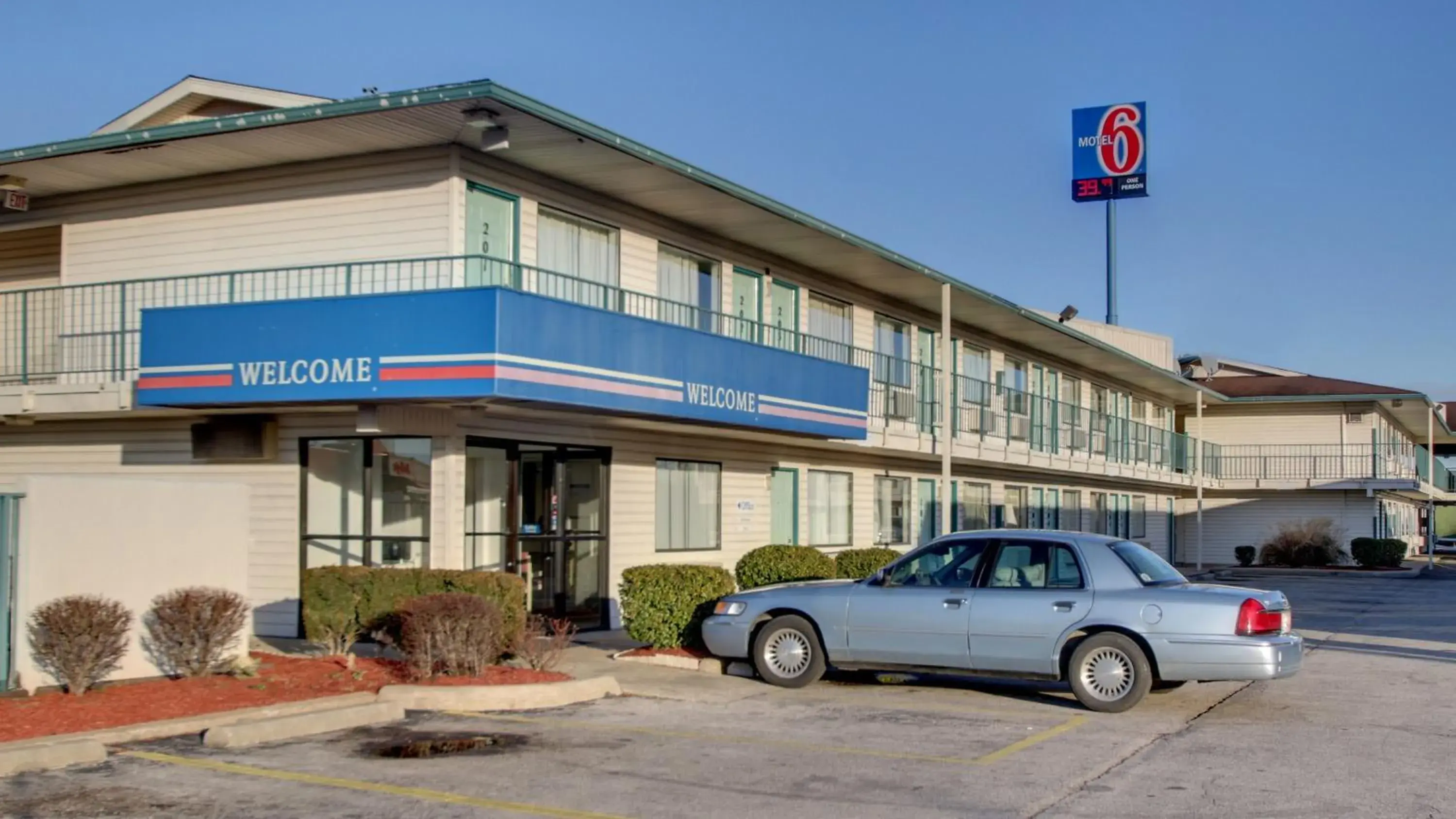 Property building in Motel 6-Owensboro, KY Property building in Motel 6-Owensboro, KY