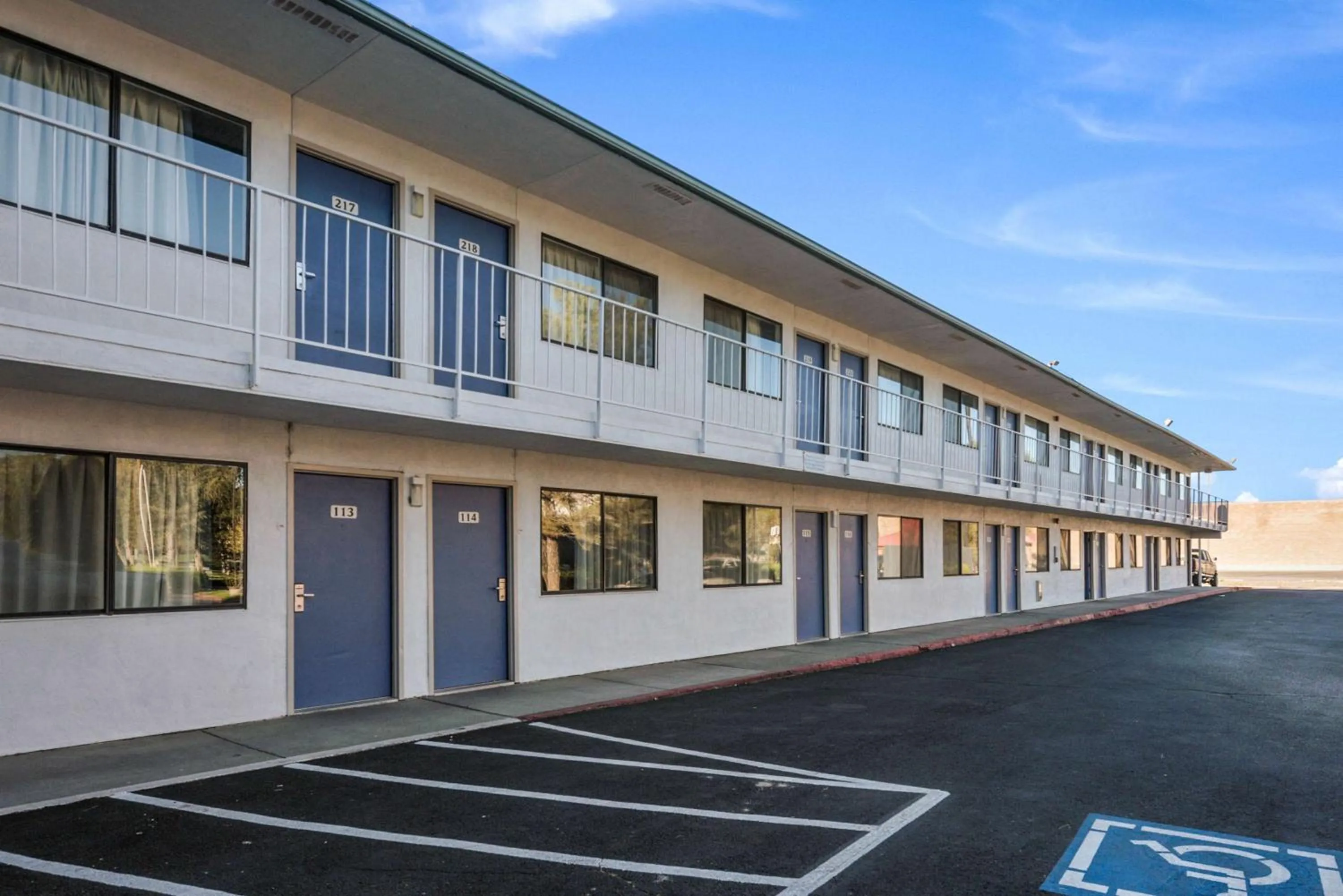 Property building in Motel 6-Winnemucca, NV