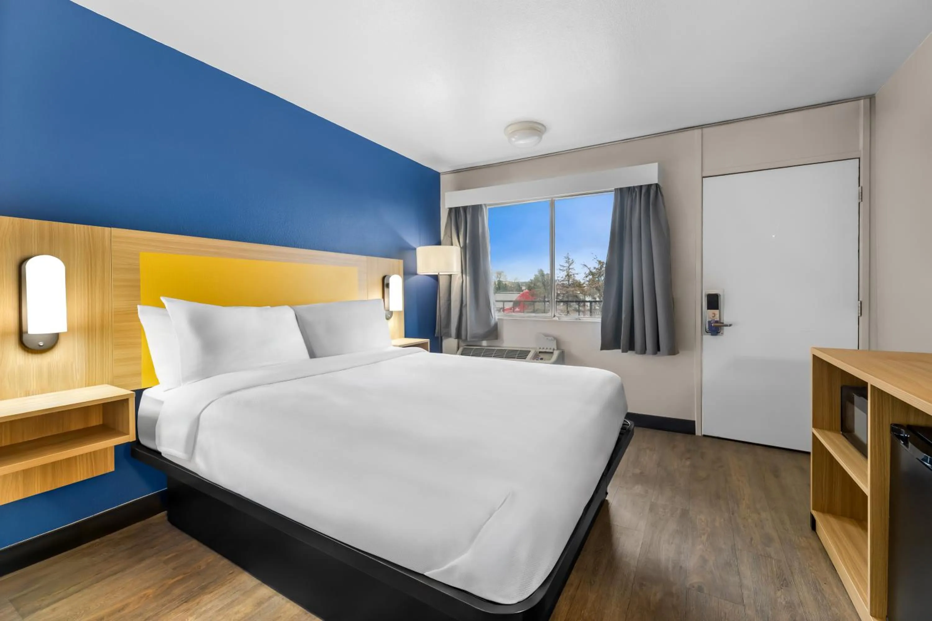 Bed in Park Inn by Radisson, Winnemucca