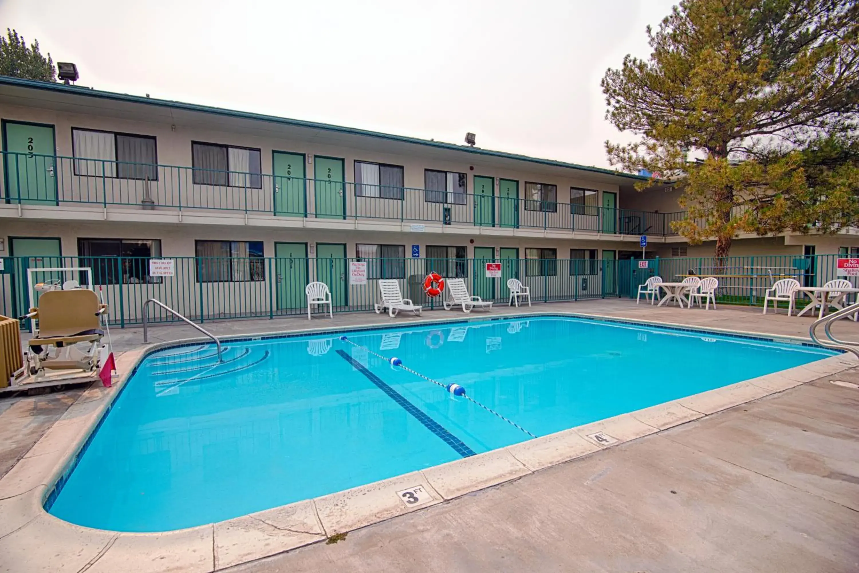 Swimming pool in Park Inn by Radisson, Winnemucca Swimming pool in Park Inn by Radisson, Winnemucca