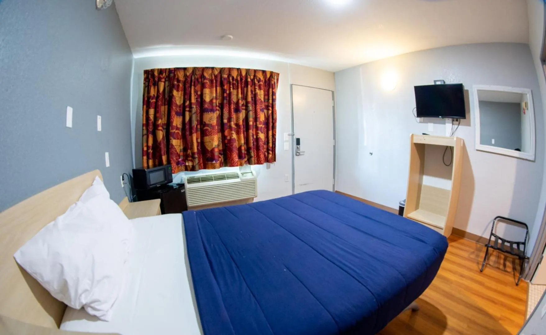 Bed in Anderson Inn, Anderson, Indiana