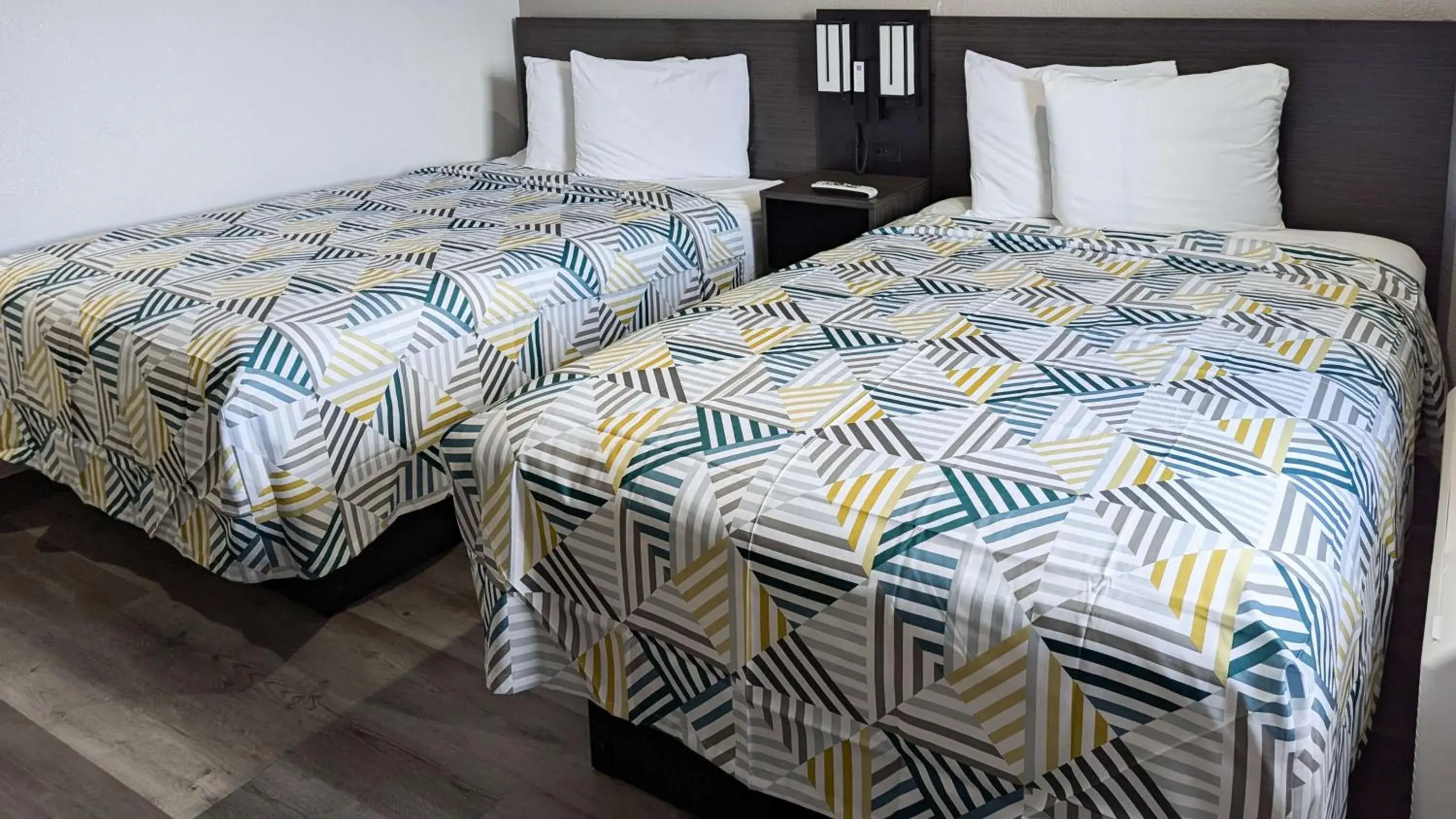 Bedroom, Bed in Motel 6-Victoria, TX Bedroom, Bed in Motel 6-Victoria, TX