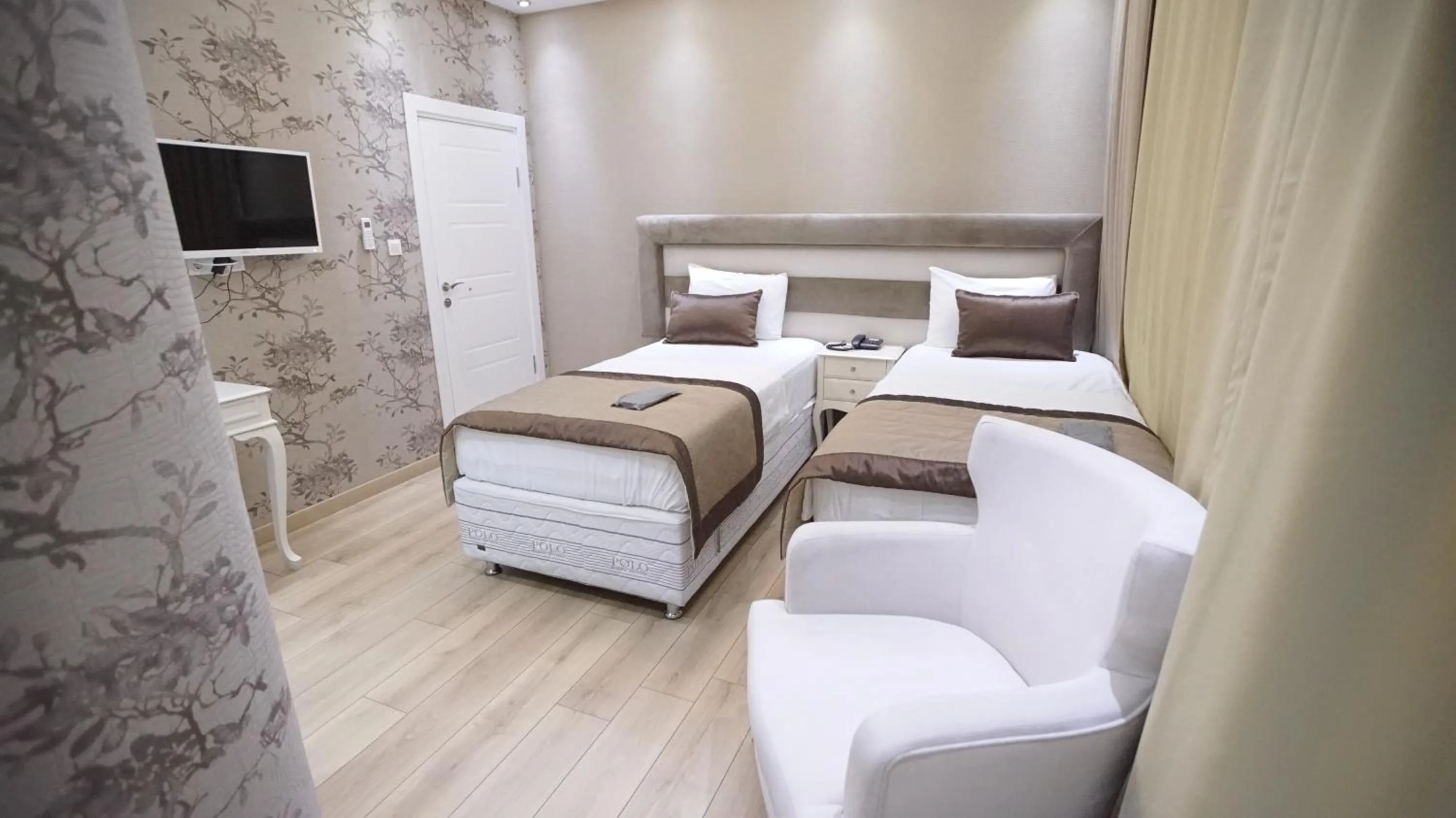 Photo of the whole room, Bed in Florya House Hotel