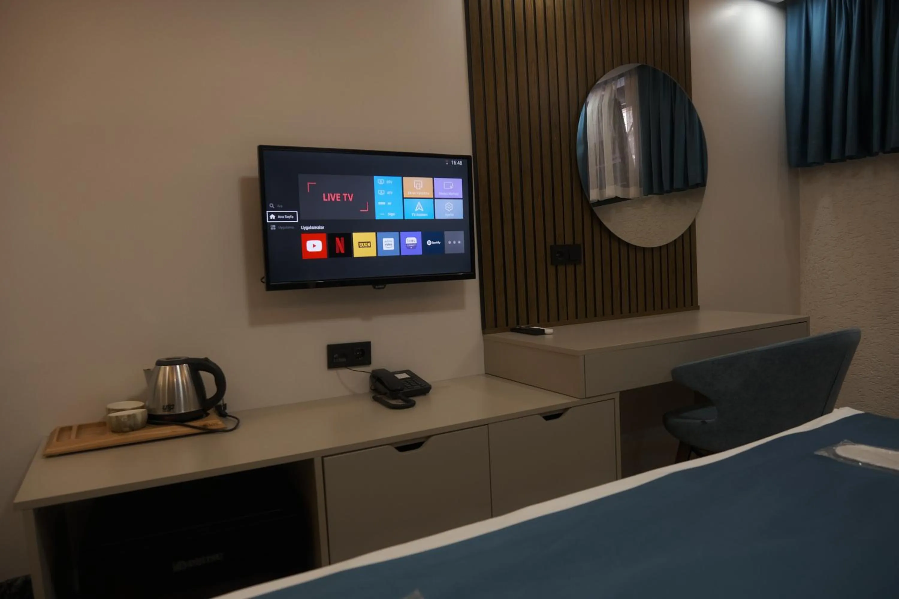 TV and multimedia, Bed in Florya House Hotel