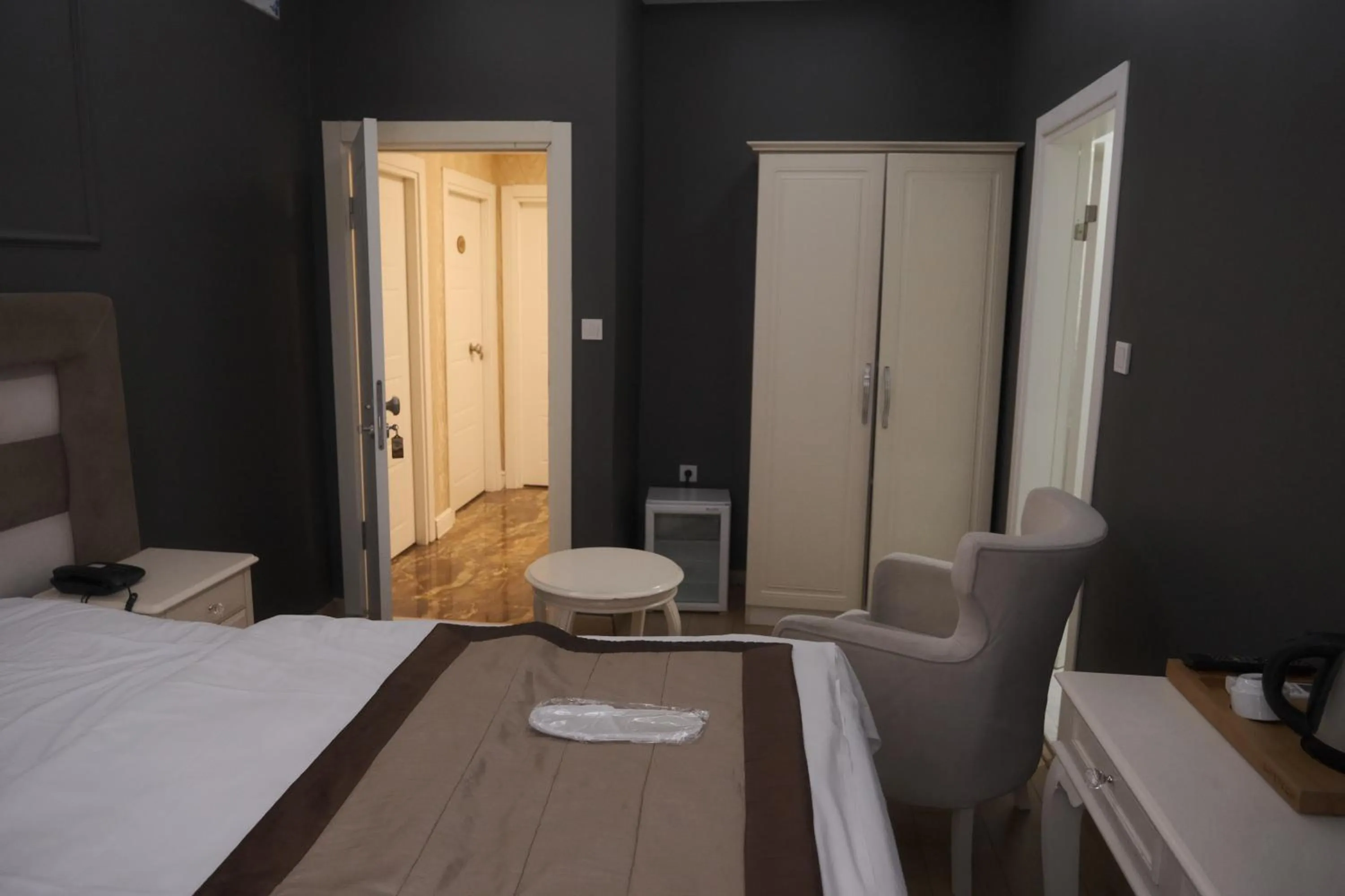 Photo of the whole room, Bed in Florya House Hotel