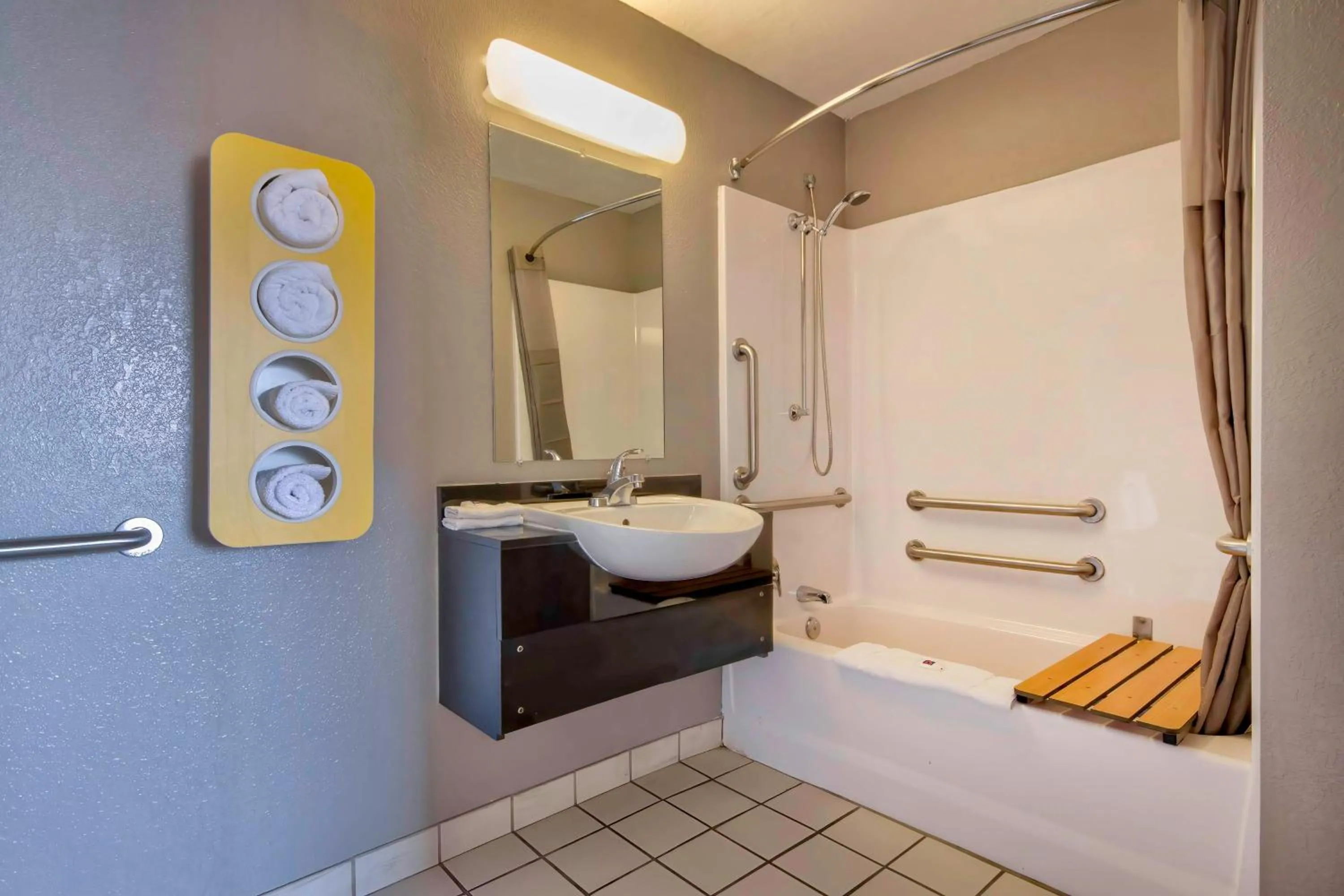 Bathroom in Motel 6-Farmington, NM