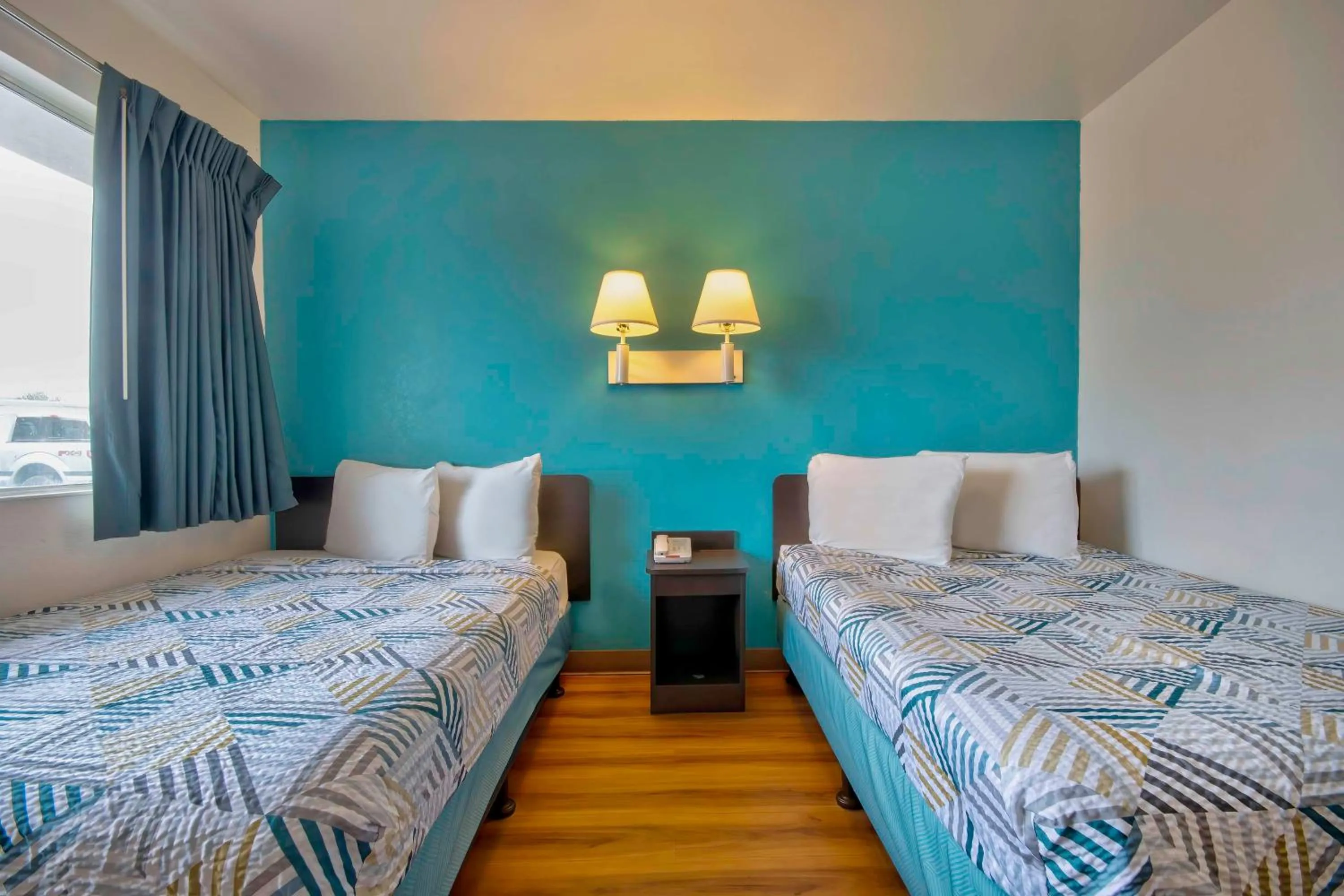 Bedroom, Bed in Motel 6-Farmington, NM