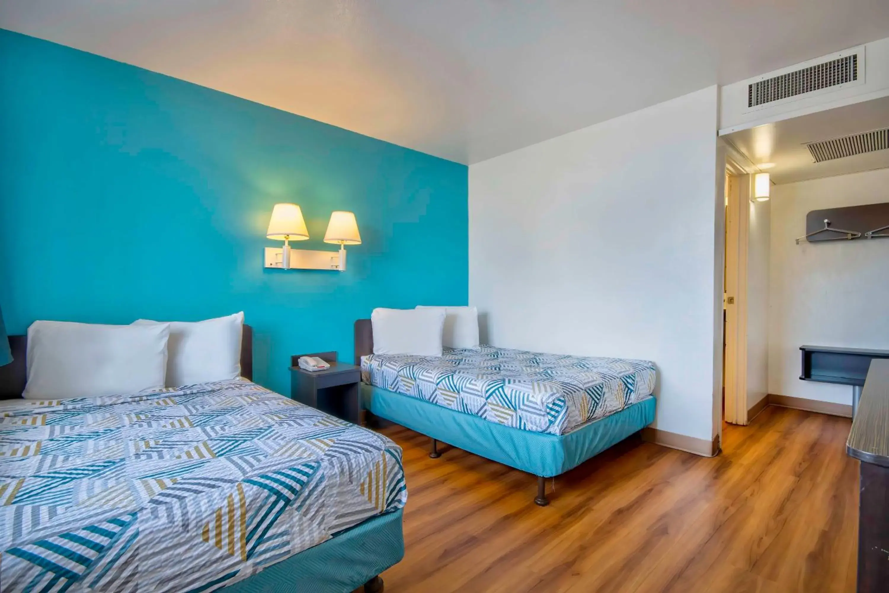 Bedroom, Bed in Motel 6-Farmington, NM Bedroom, Bed in Motel 6-Farmington, NM