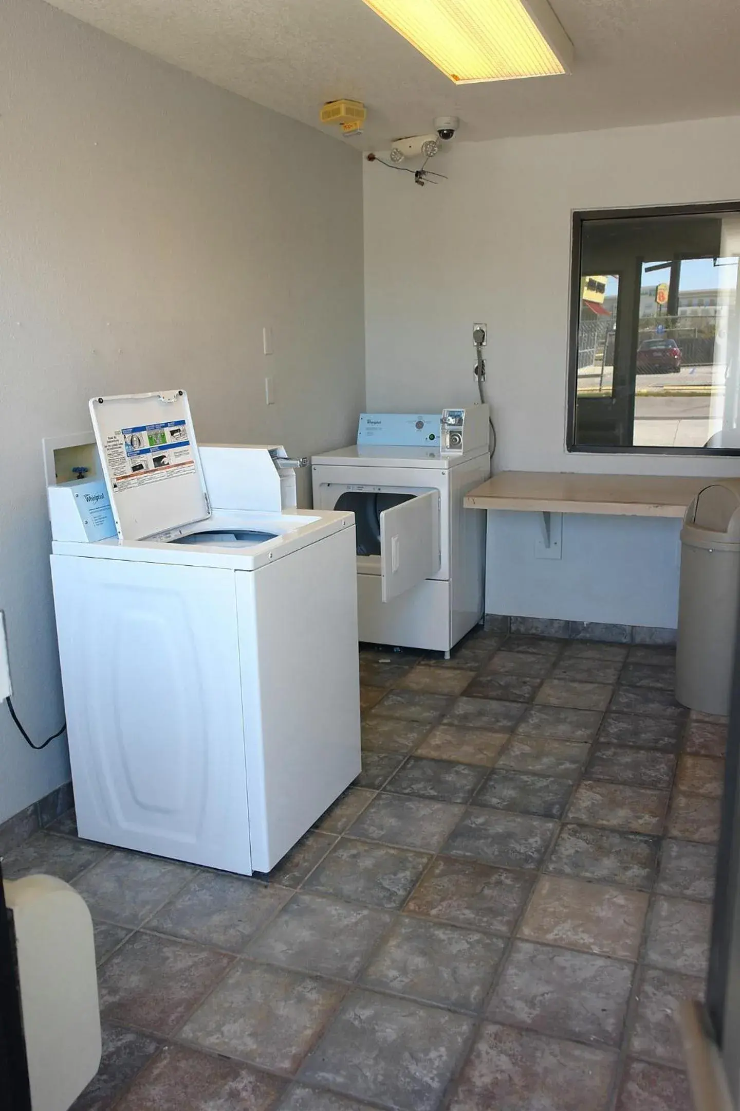 Property building, Kitchen/Kitchenette in Motel 6 Hattiesburg, MS