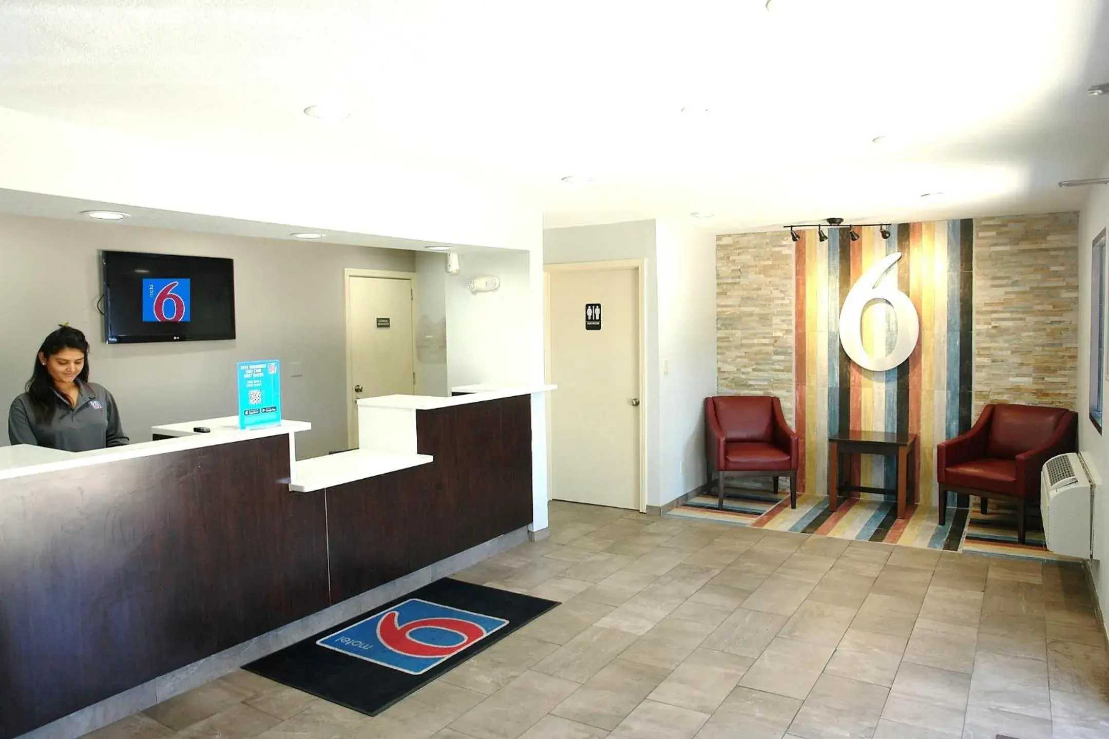 Property building, Lobby/Reception in Motel 6 Hattiesburg, MS