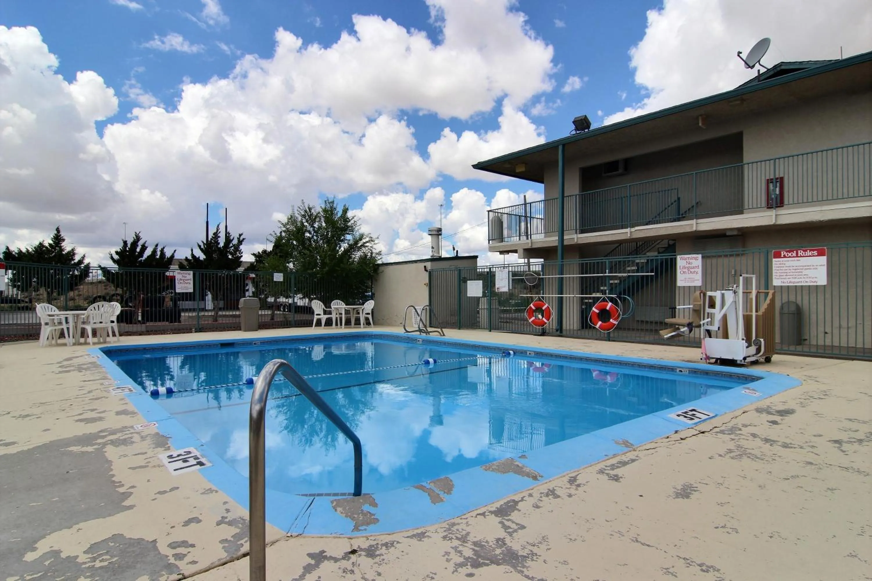 Swimming pool in Motel 6-Gallup, NM