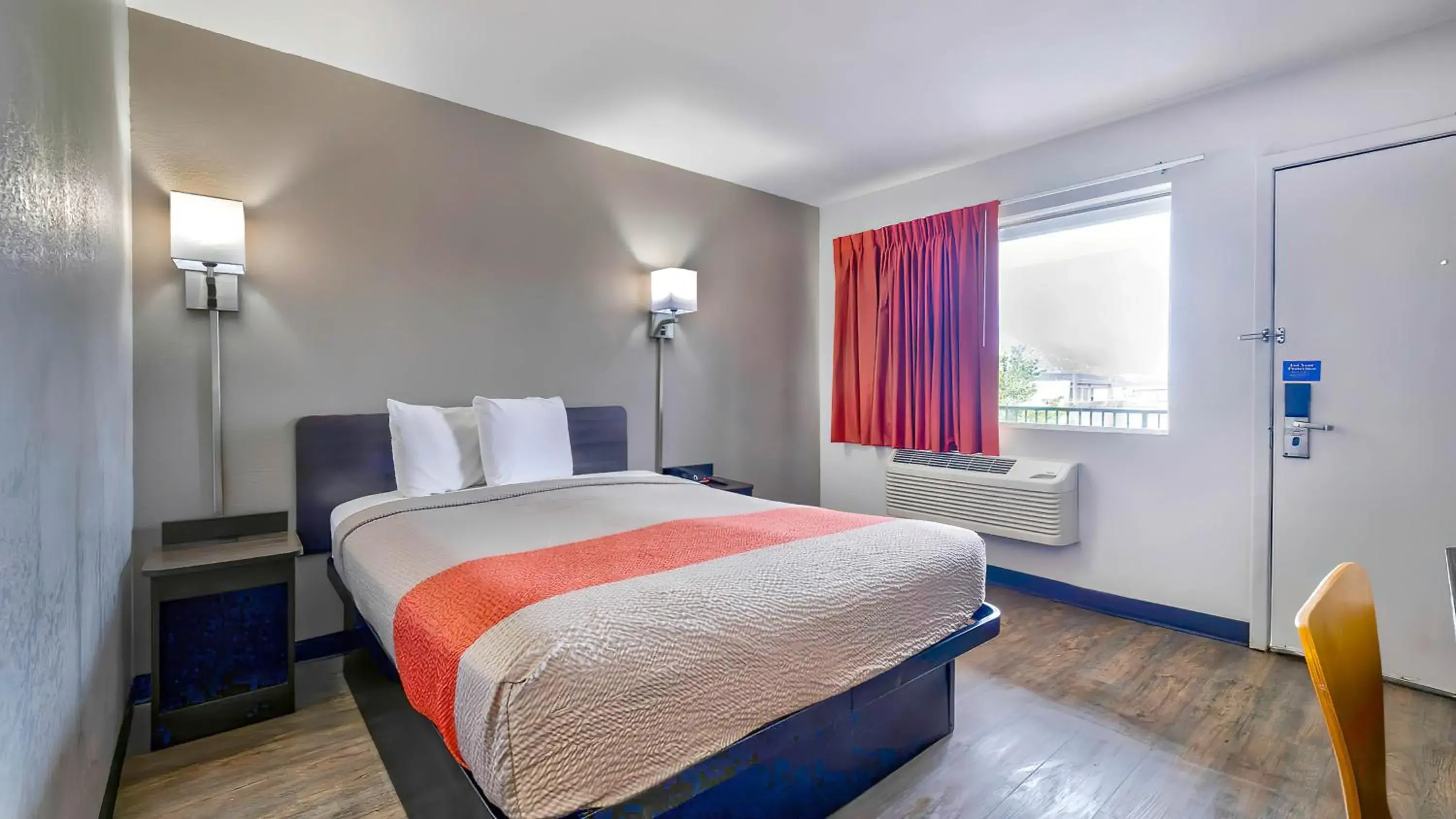 Photo of the whole room, Bed in Motel 6-Gallup, NM Photo of the whole room, Bed in Motel 6-Gallup, NM