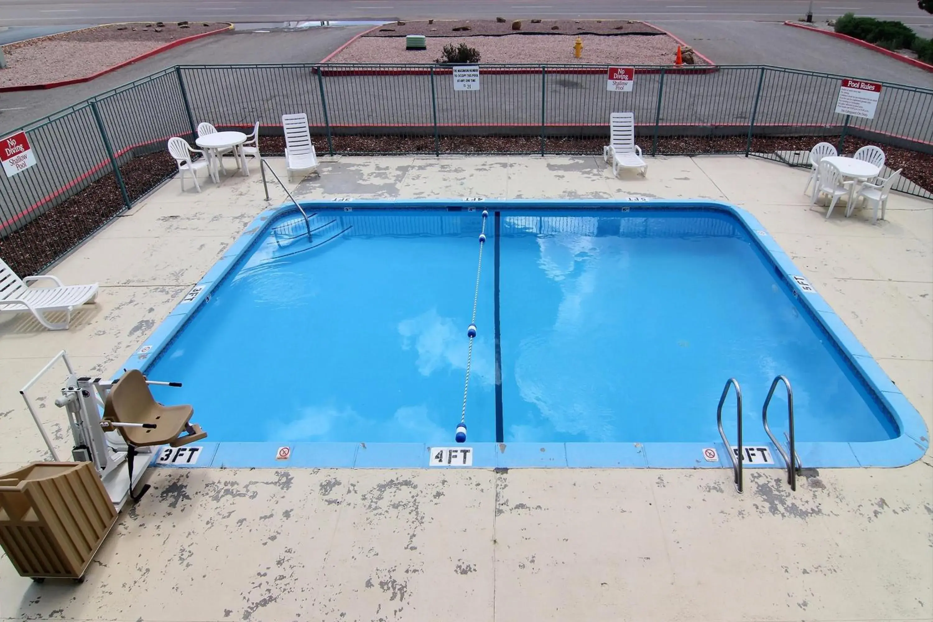 Swimming pool in Motel 6-Gallup, NM Swimming pool in Motel 6-Gallup, NM