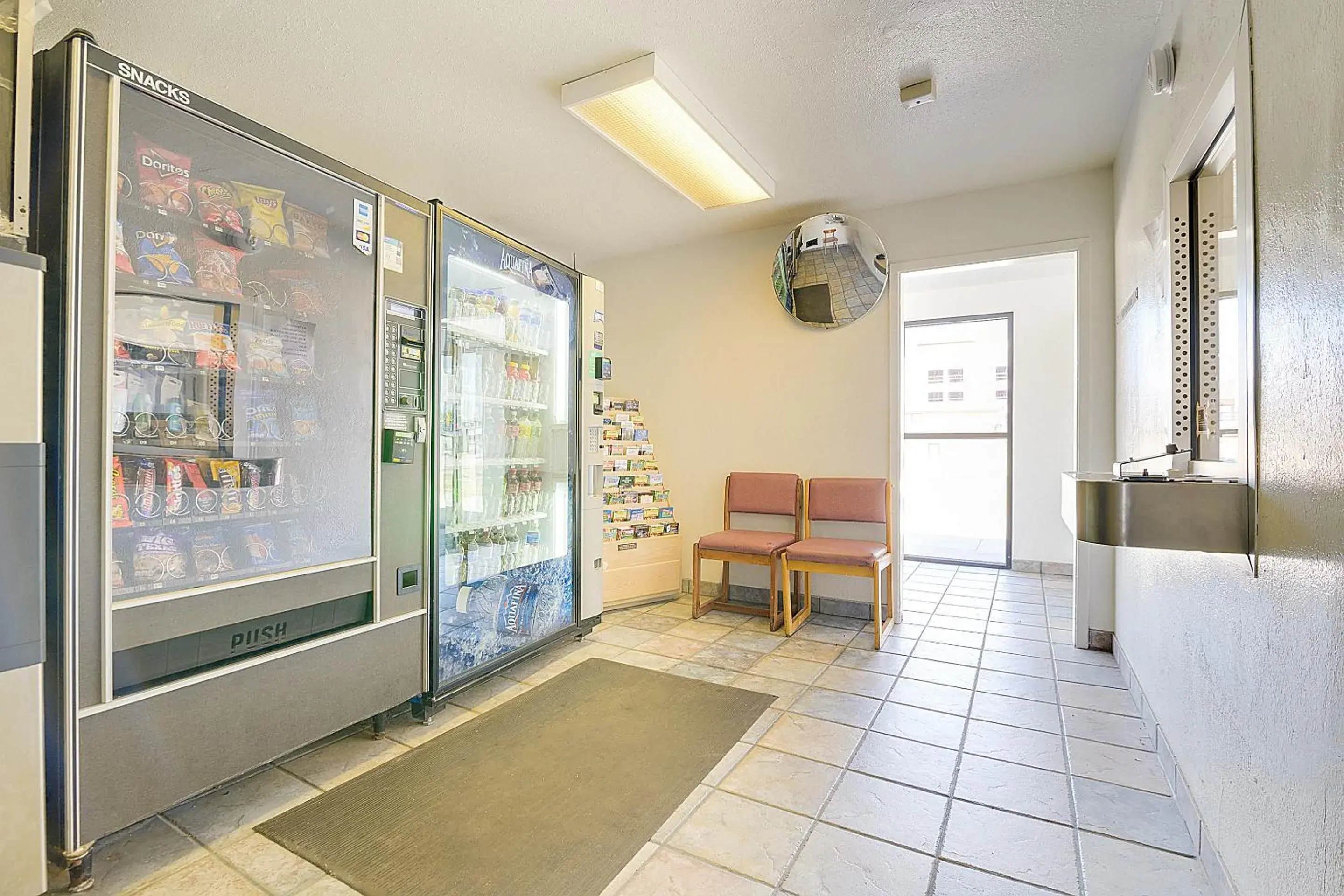 Lobby or reception in OYO Hotel South Bend - Campus Lobby or reception in OYO Hotel South Bend - Campus
