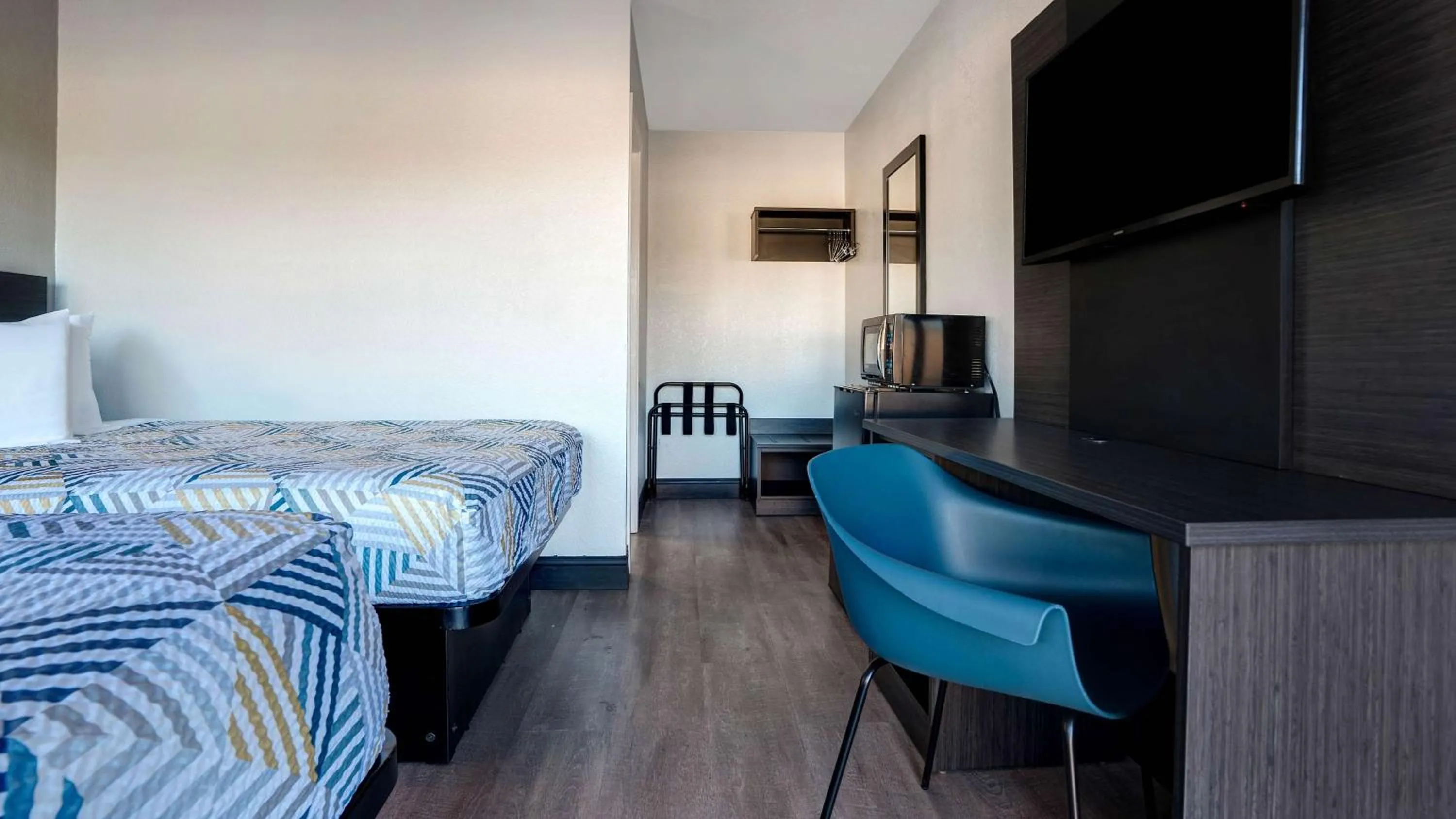 Bedroom, Bed in Motel 6-Arcata, CA Cal Poly Humboldt