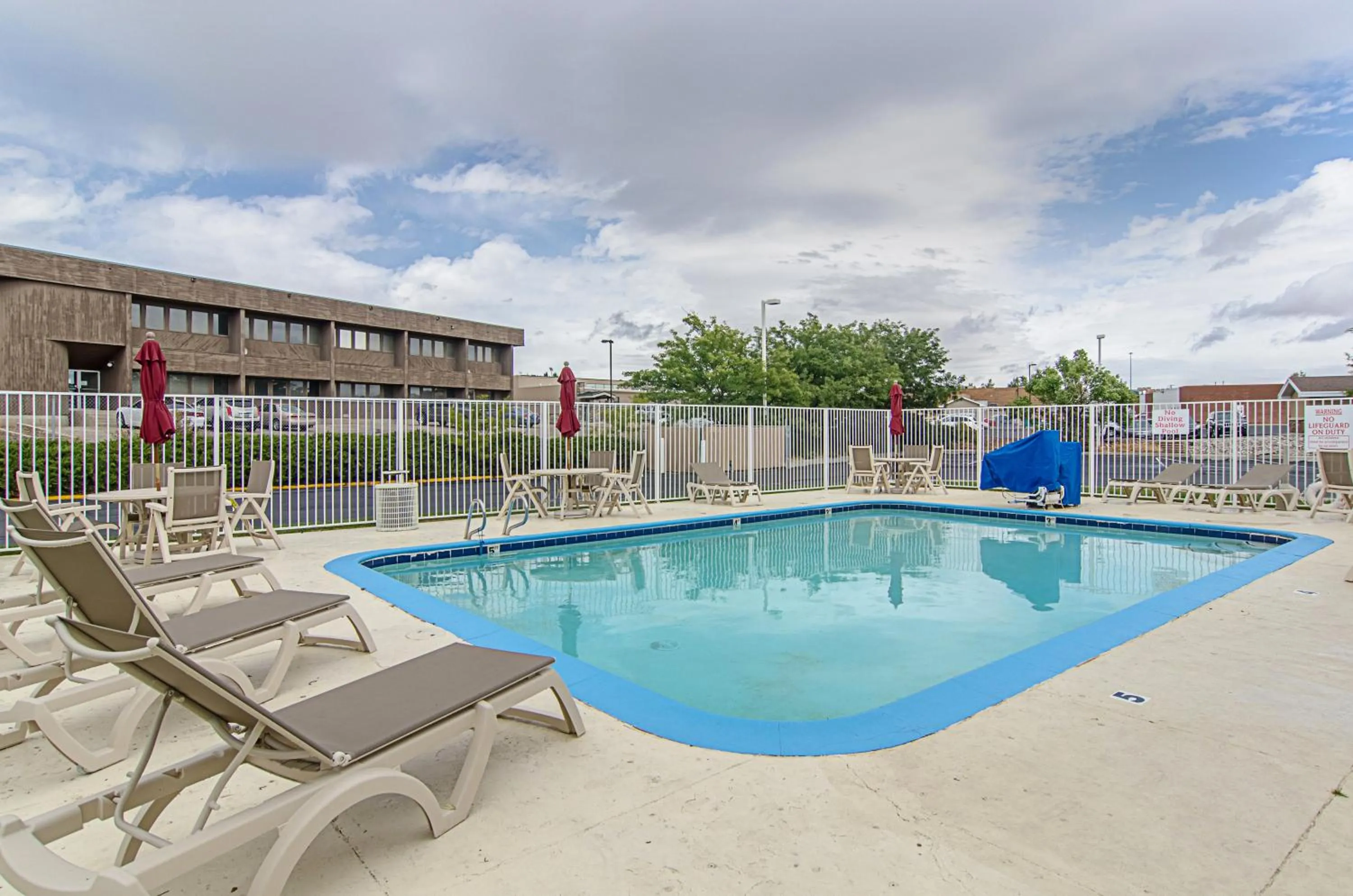 Swimming pool in Motel 6-Arcata, CA Cal Poly Humboldt