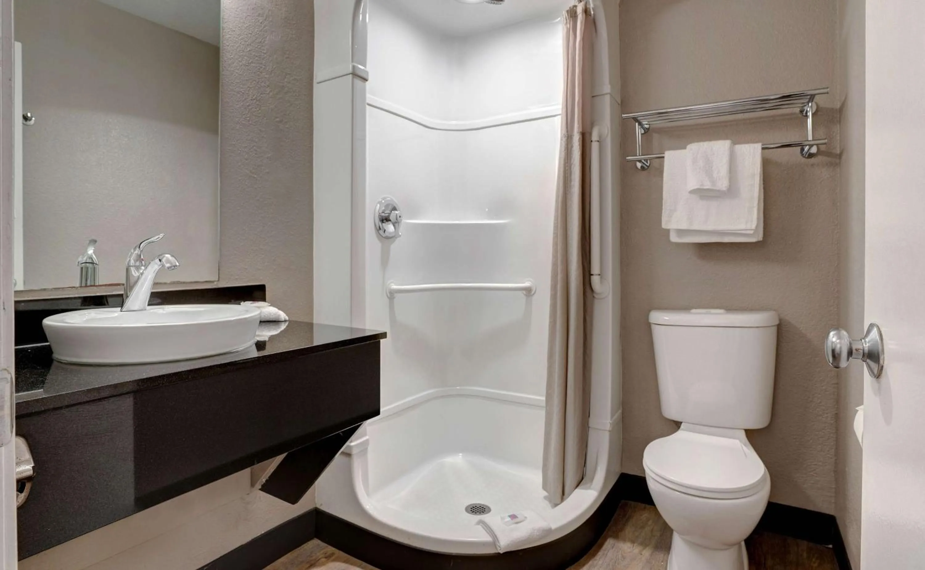 Bathroom in Motel 6-Bakersfield, CA - South