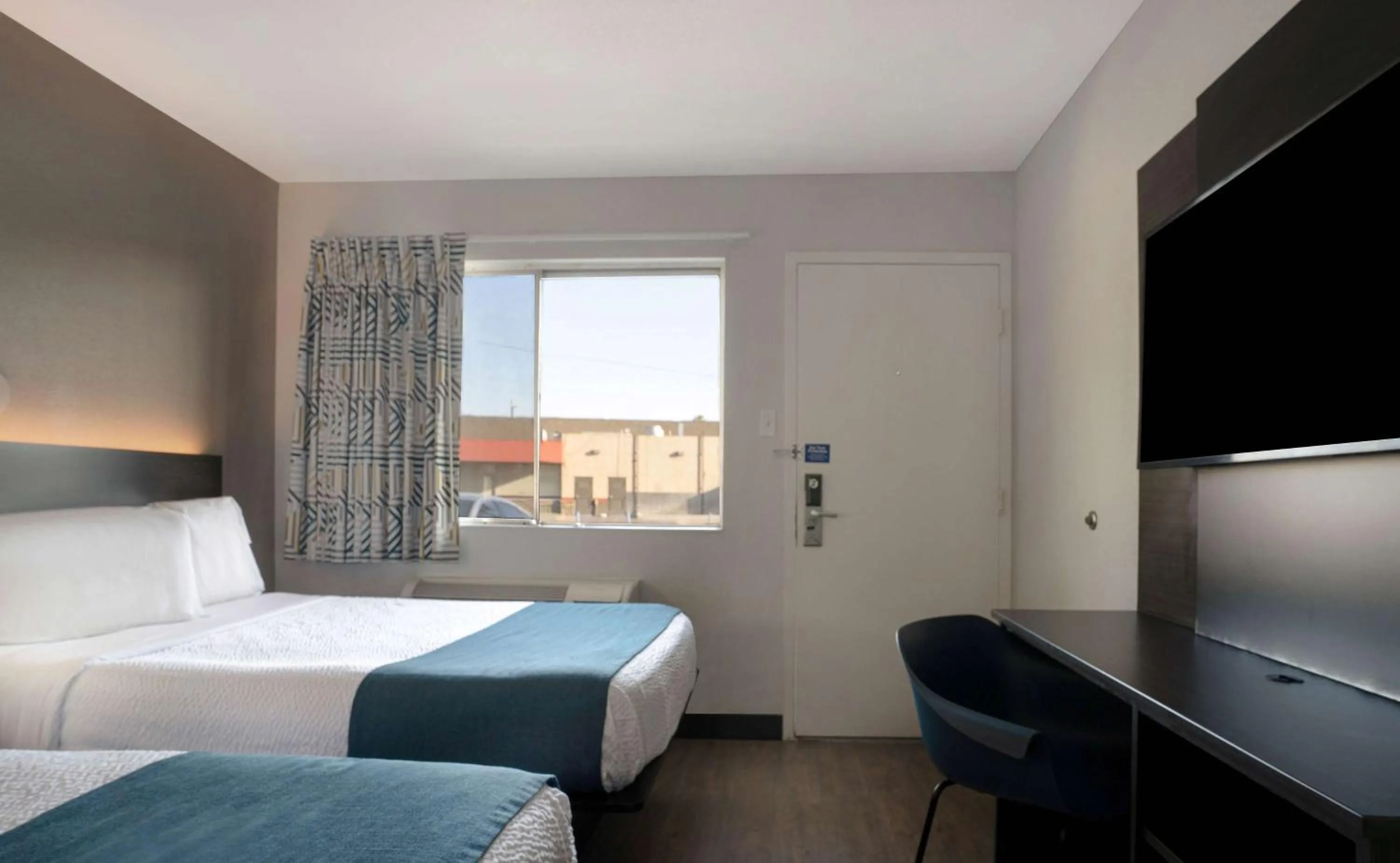 Bedroom, Bed in Motel 6-Bakersfield, CA - South