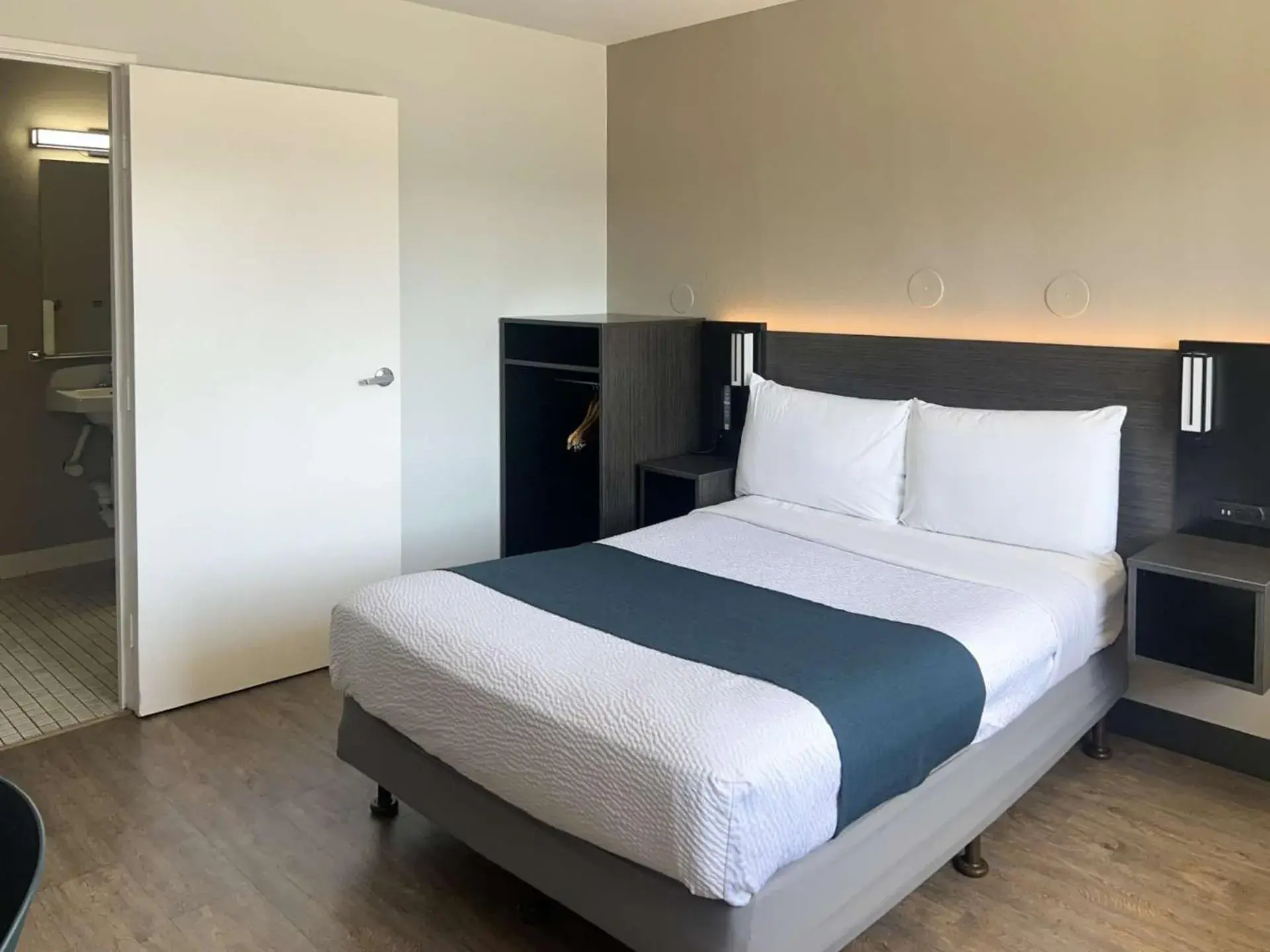 Bedroom, Bed in Motel 6-Tulare, CA Bedroom, Bed in Motel 6-Tulare, CA